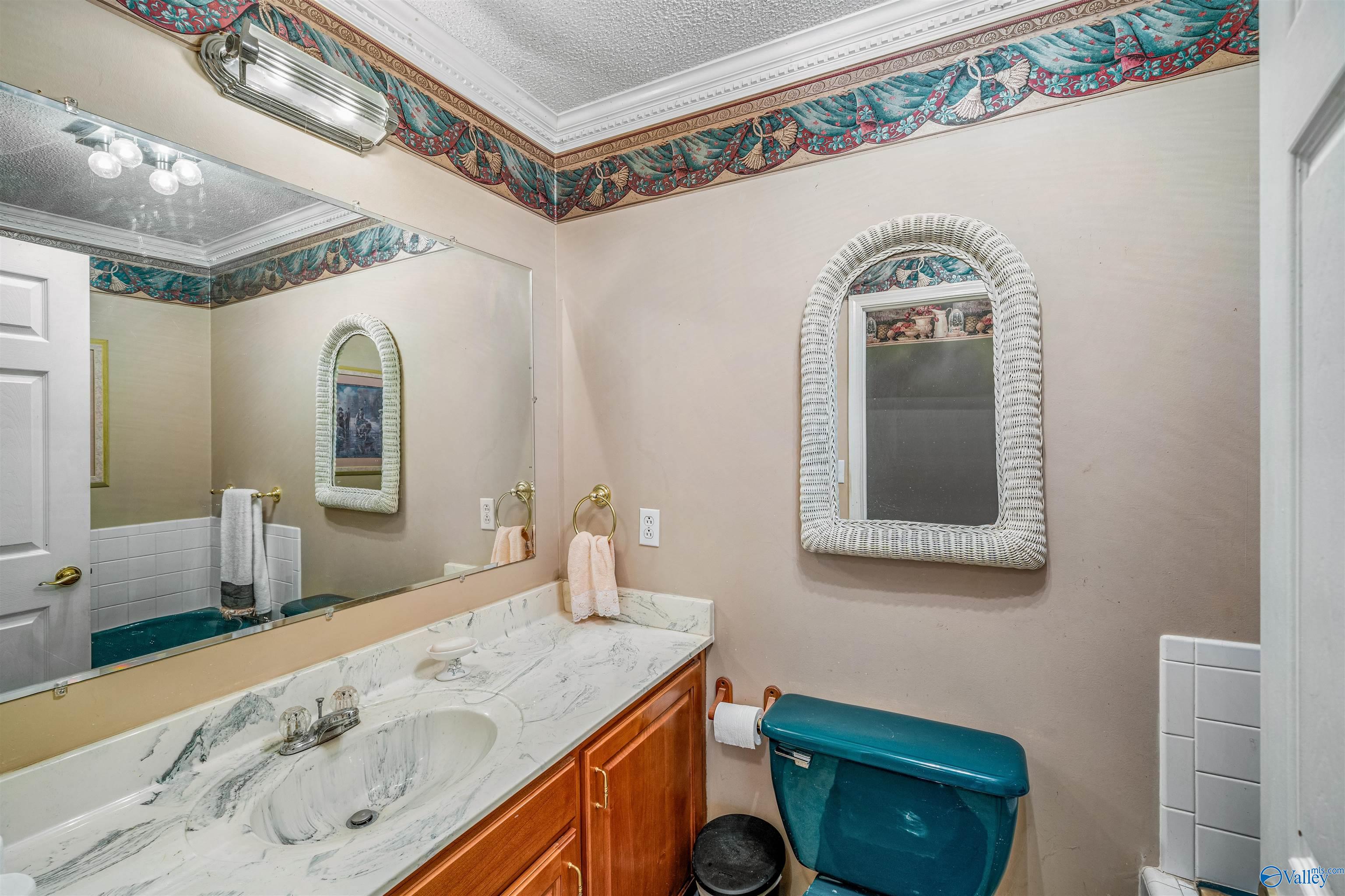 2295 Bellview Road