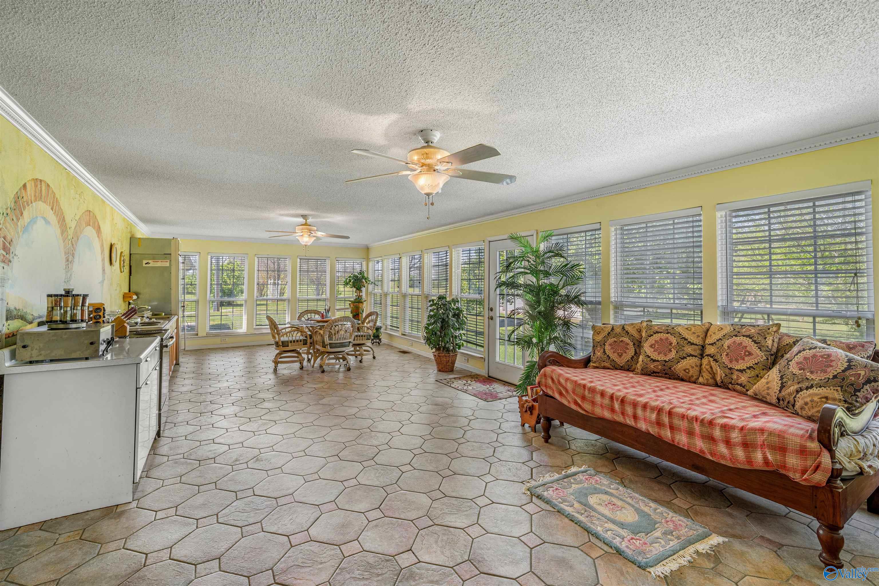 2295 Bellview Road
