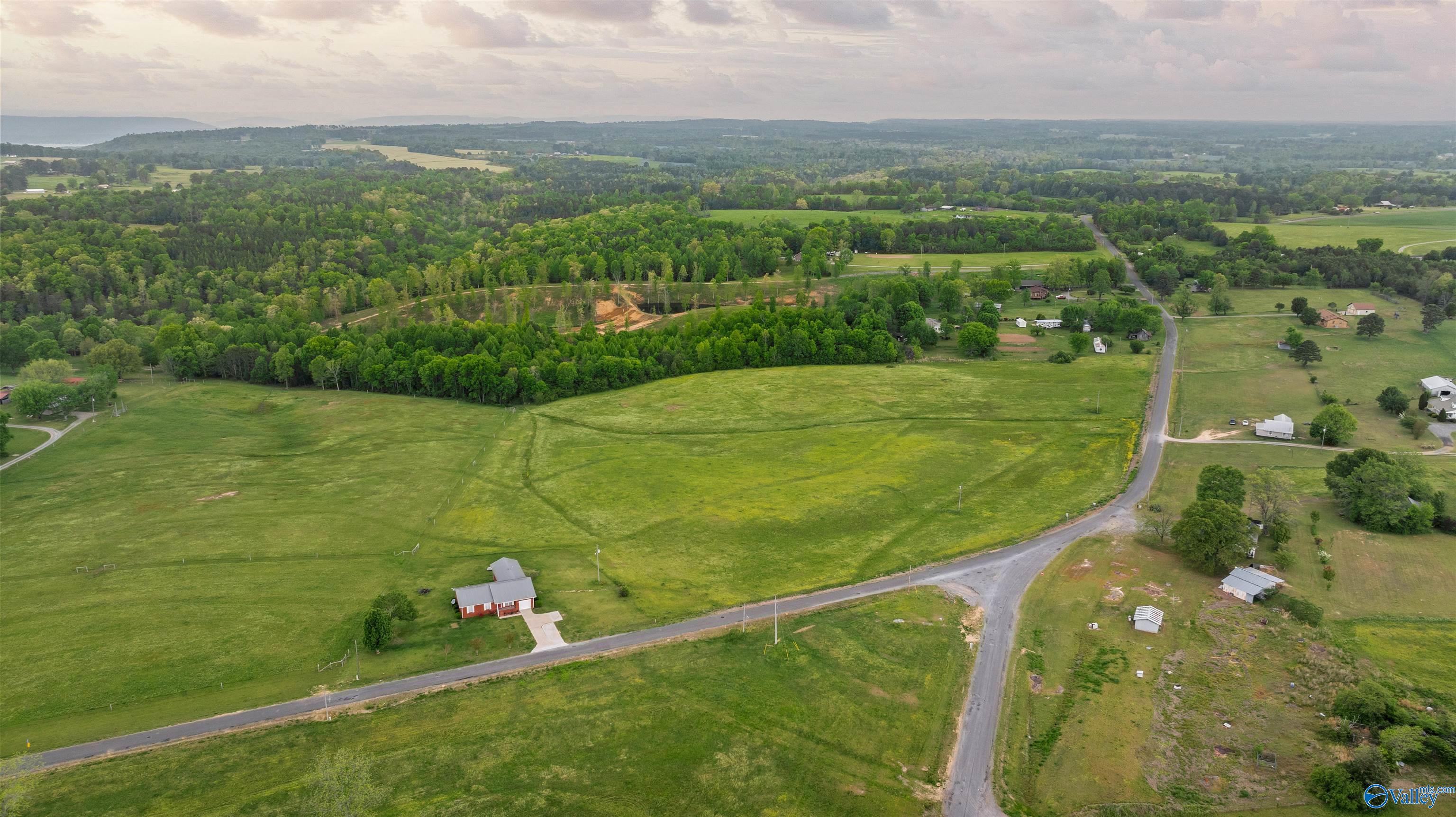 16 acres +/- County Road 152