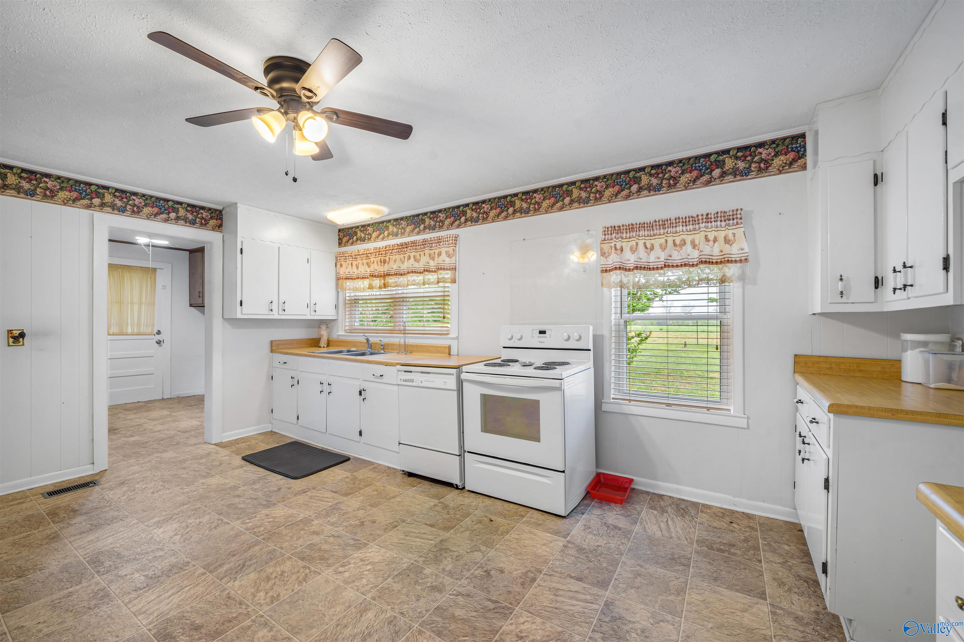 586 E County Road 152