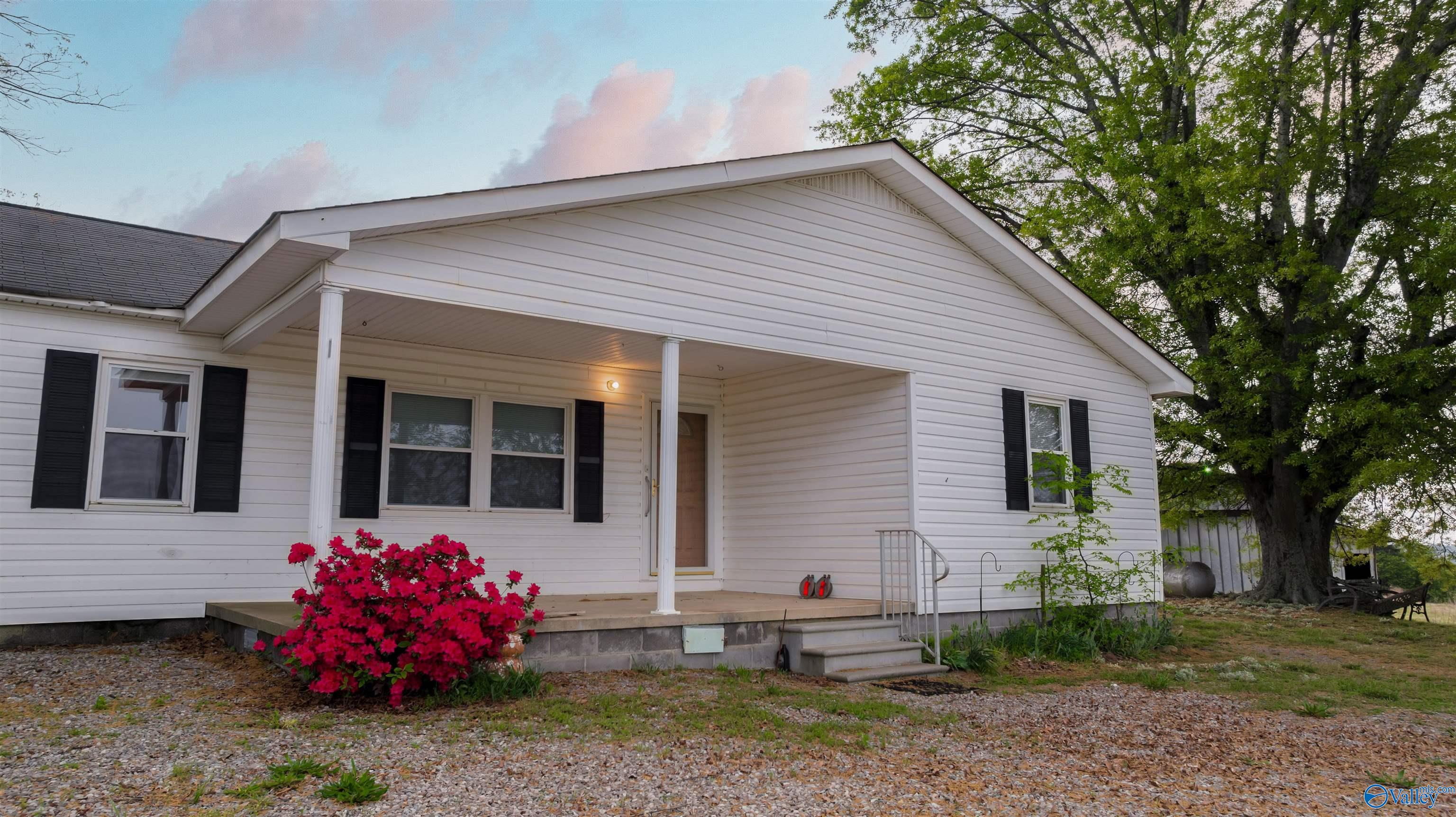 586 E County Road 152