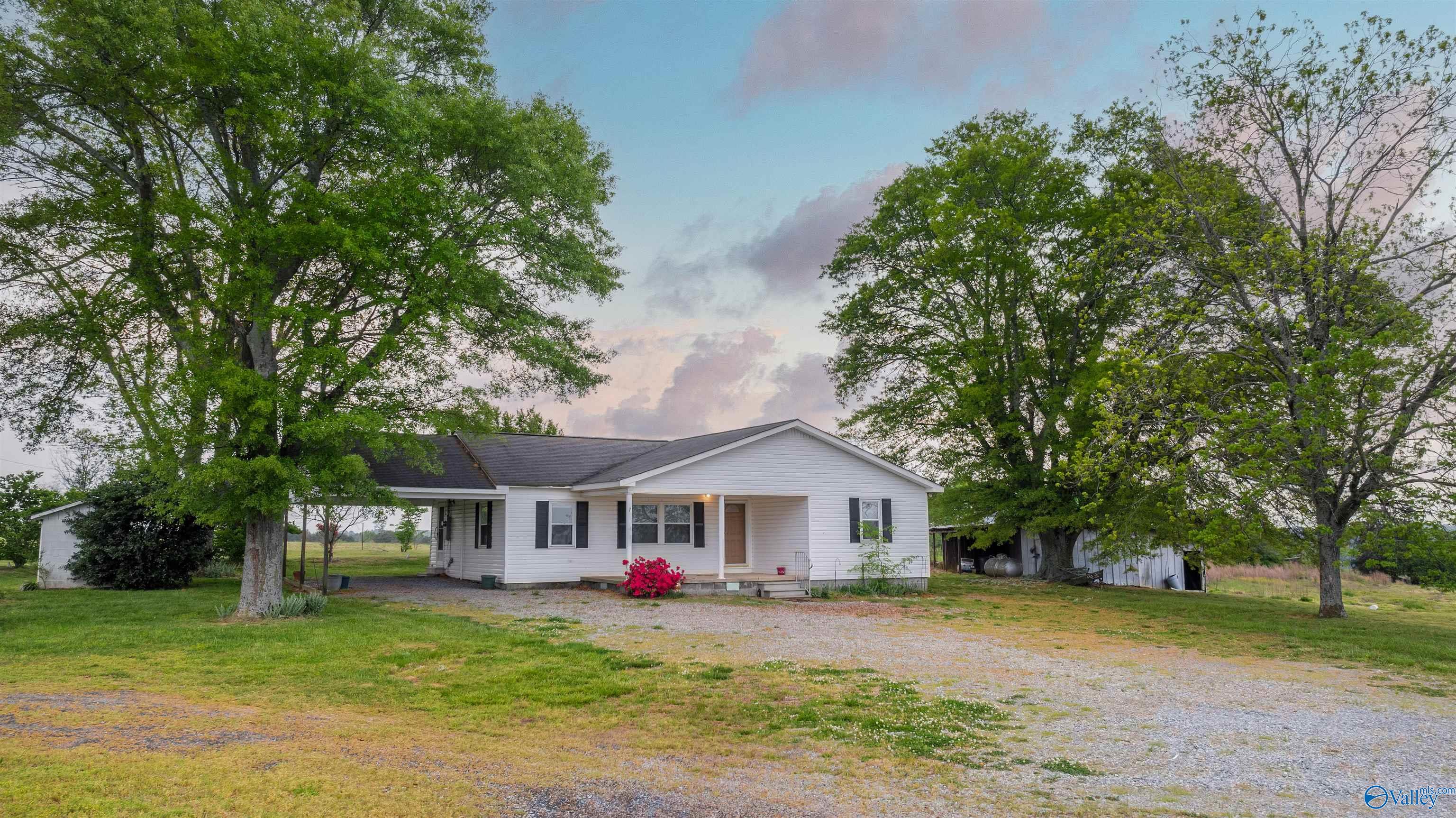 586 E County Road 152