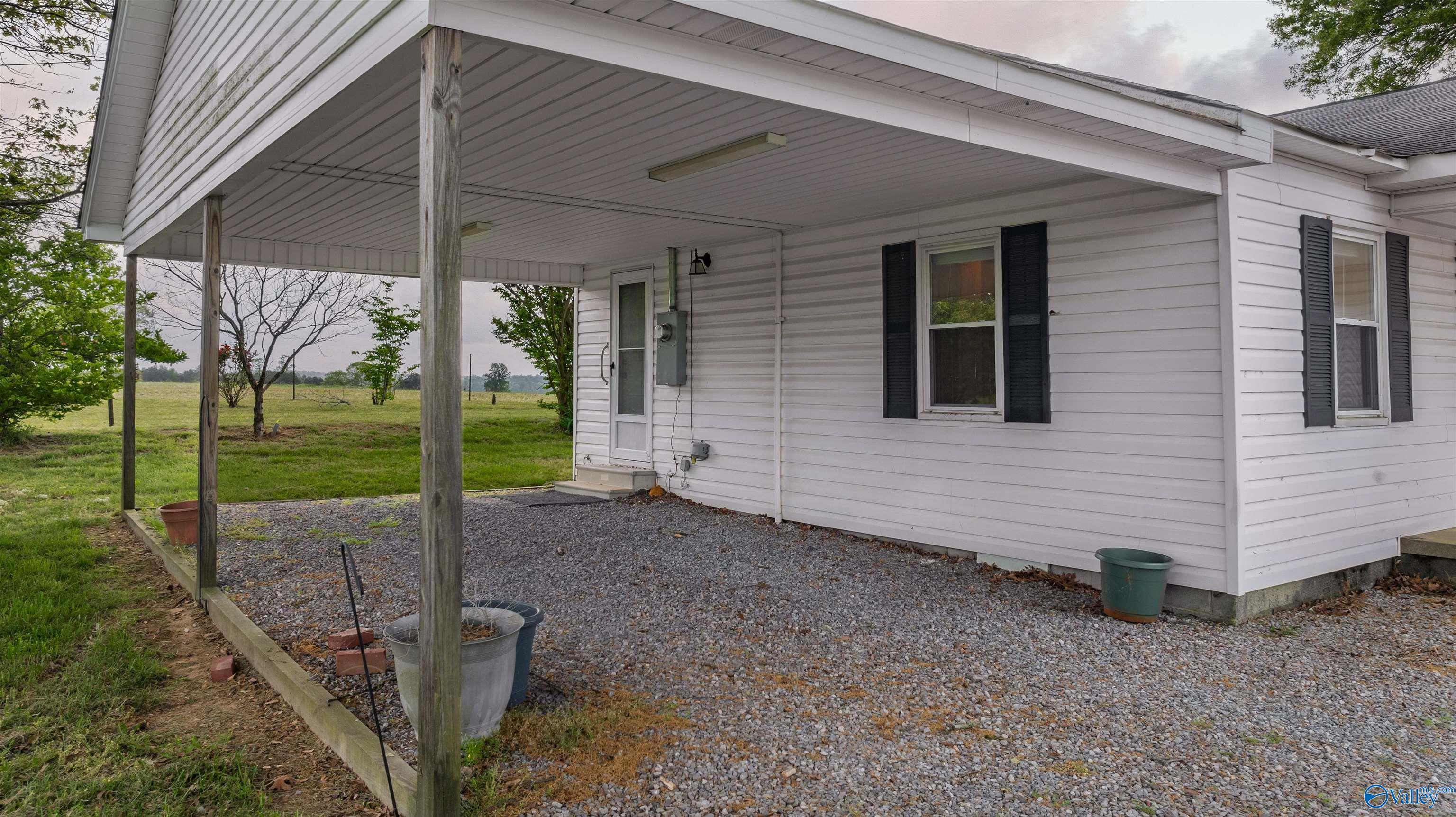 586 E County Road 152