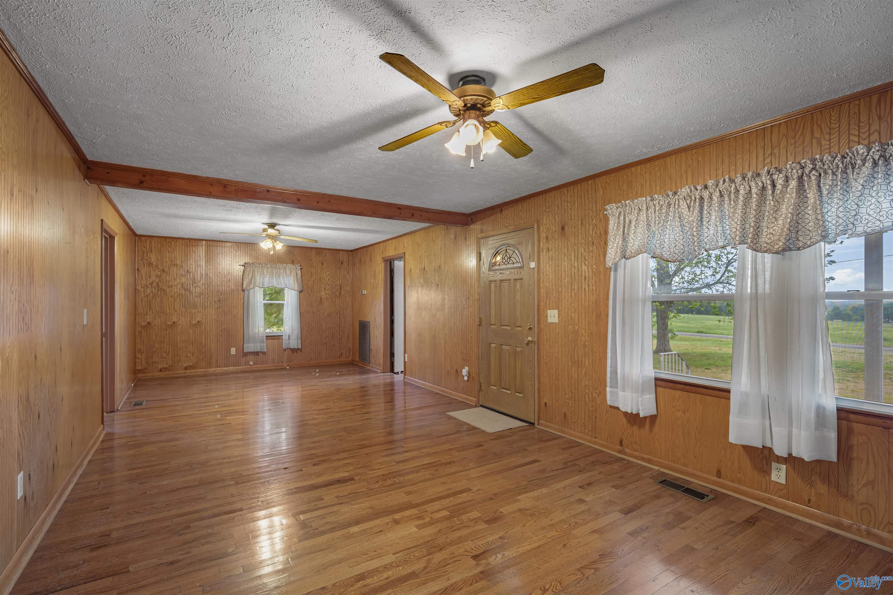 586 E County Road 152