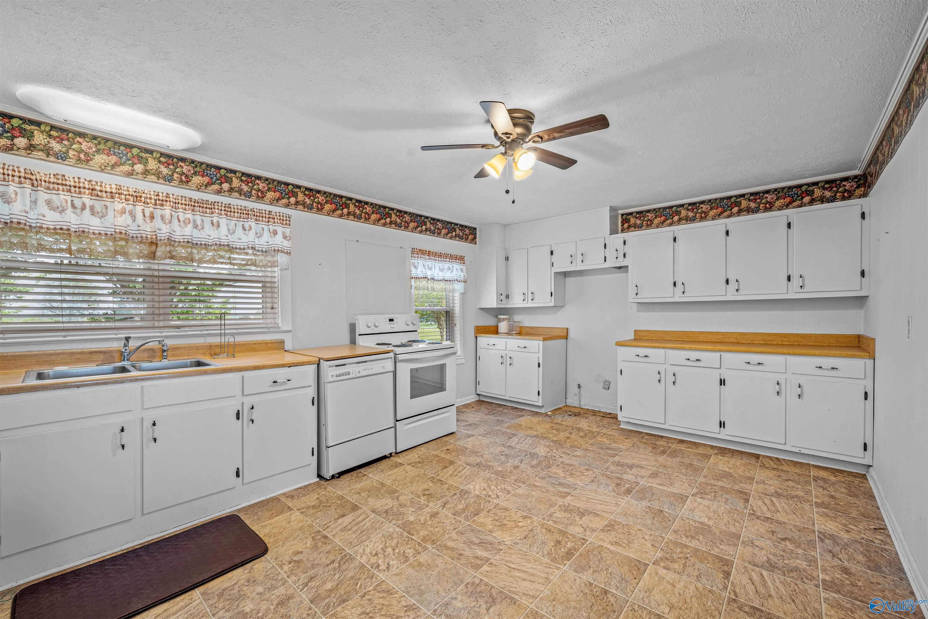 586 E County Road 152