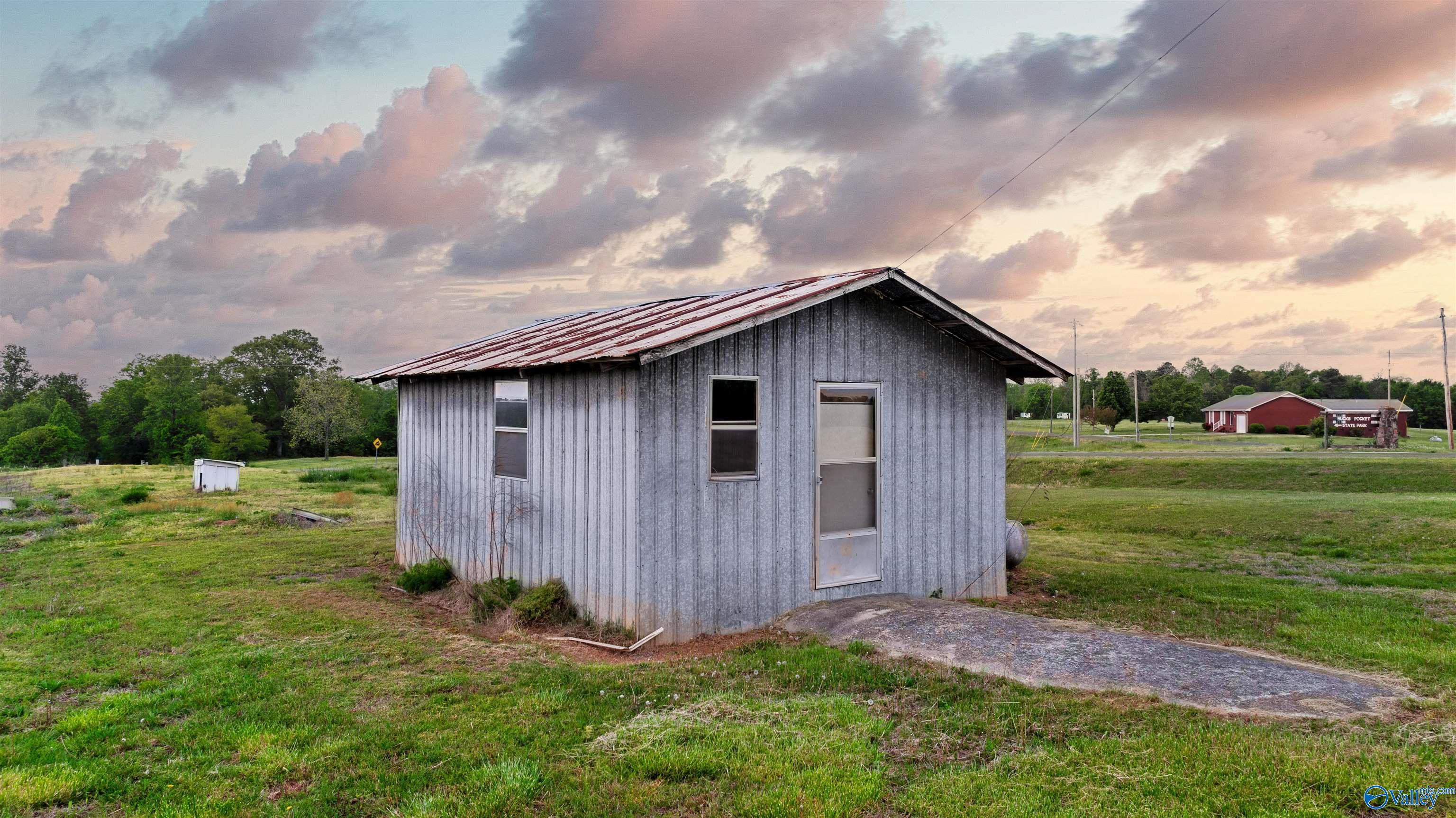 586 E County Road 152