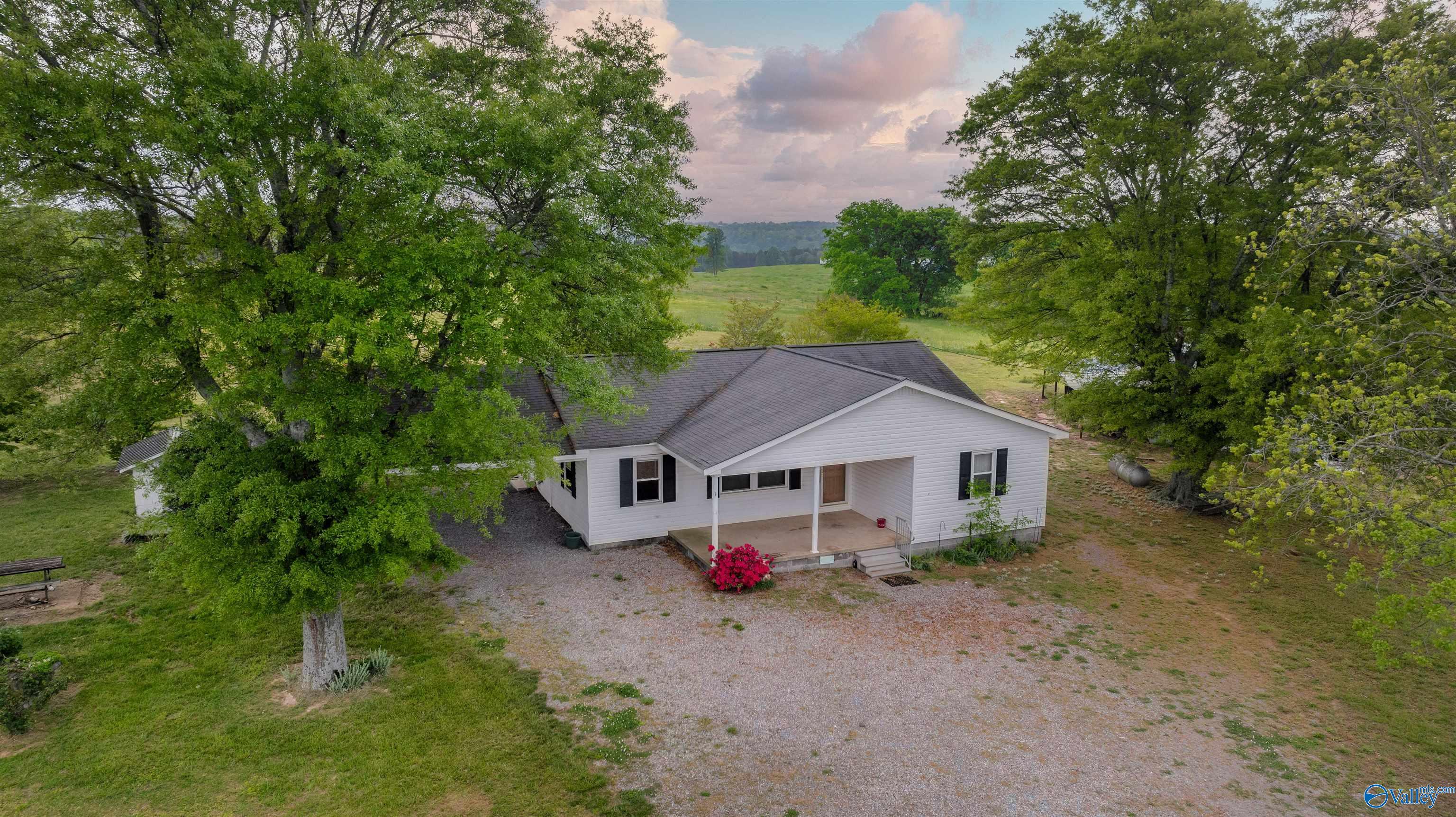 586 E County Road 152