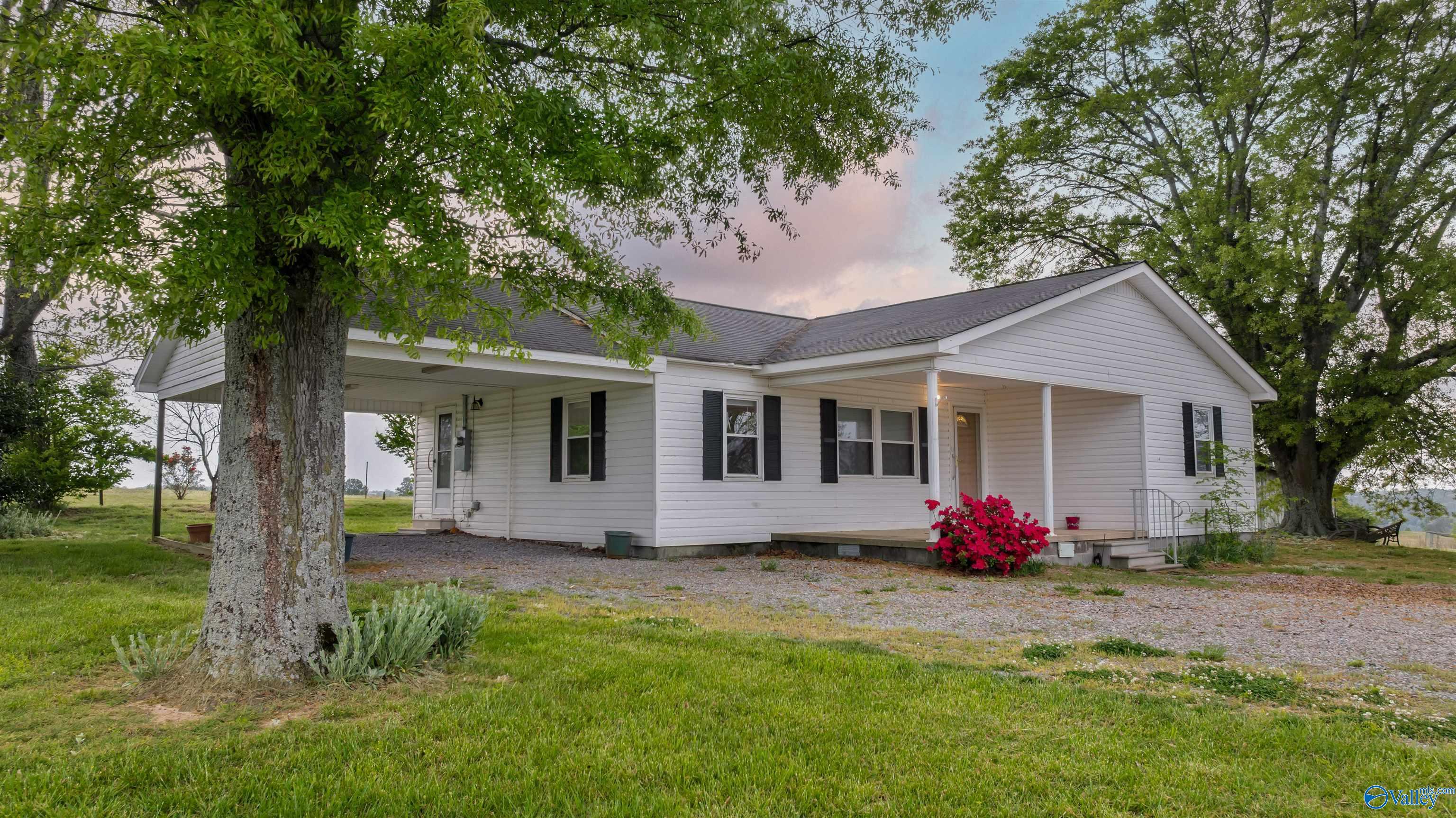 586 E County Road 152