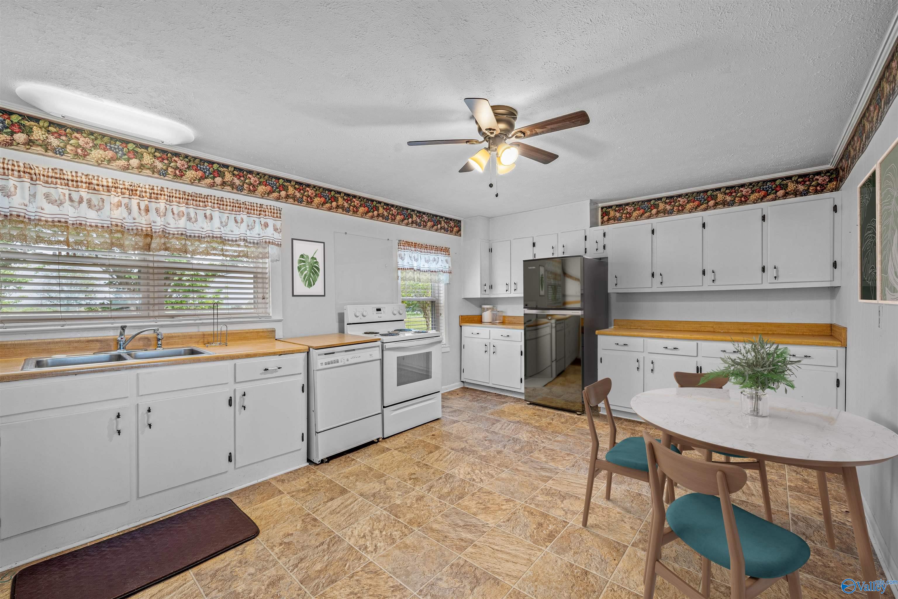586 E County Road 152