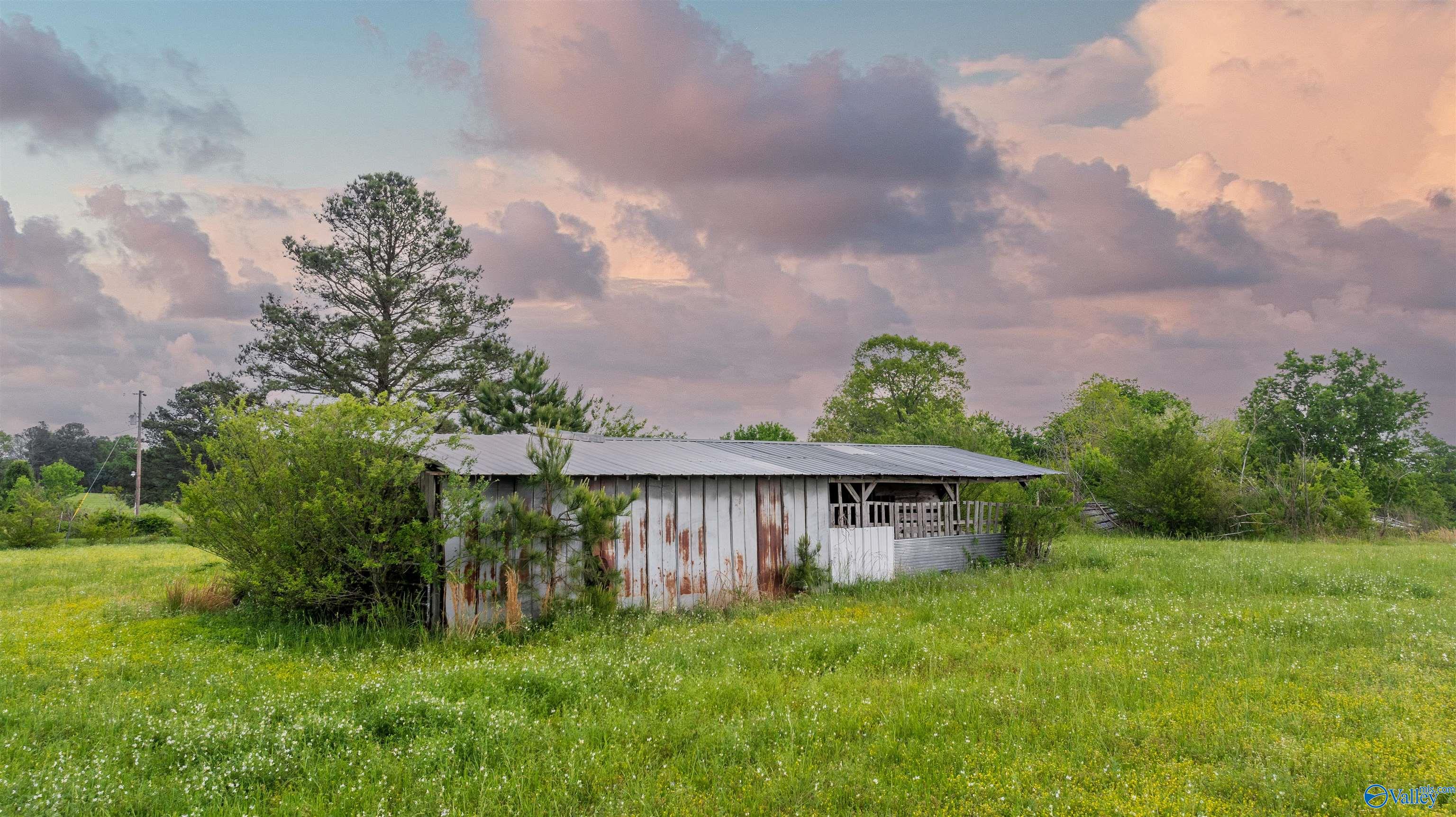 586 E County Road 152