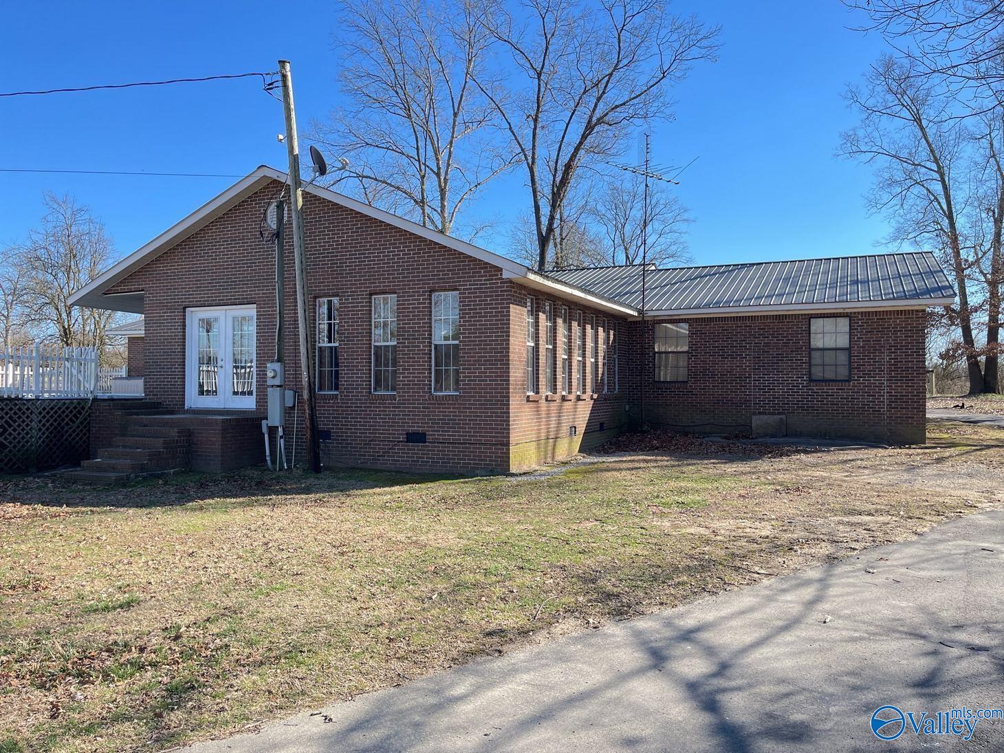 1894 County Road 76