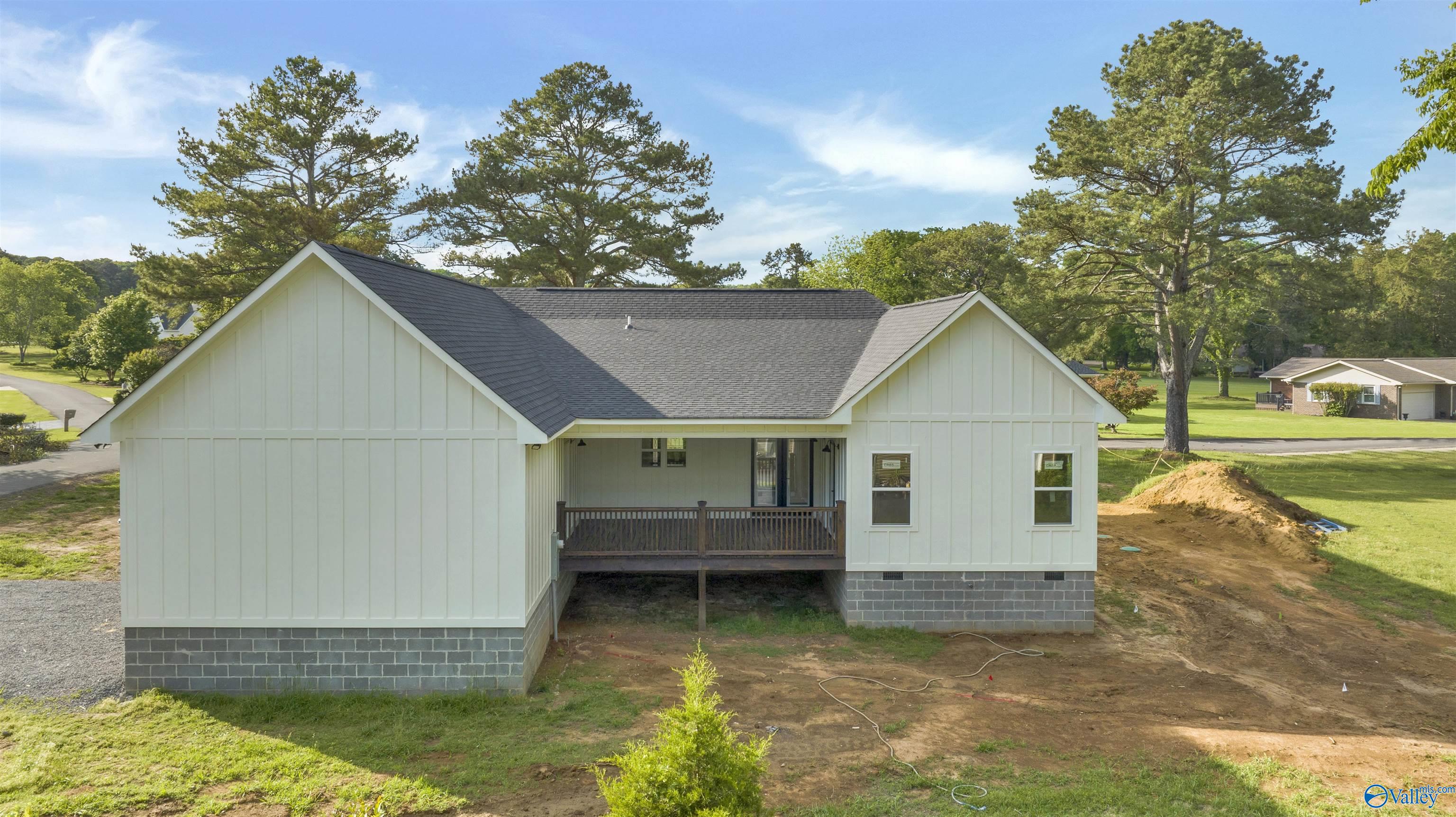 1209 Fairway Road NW