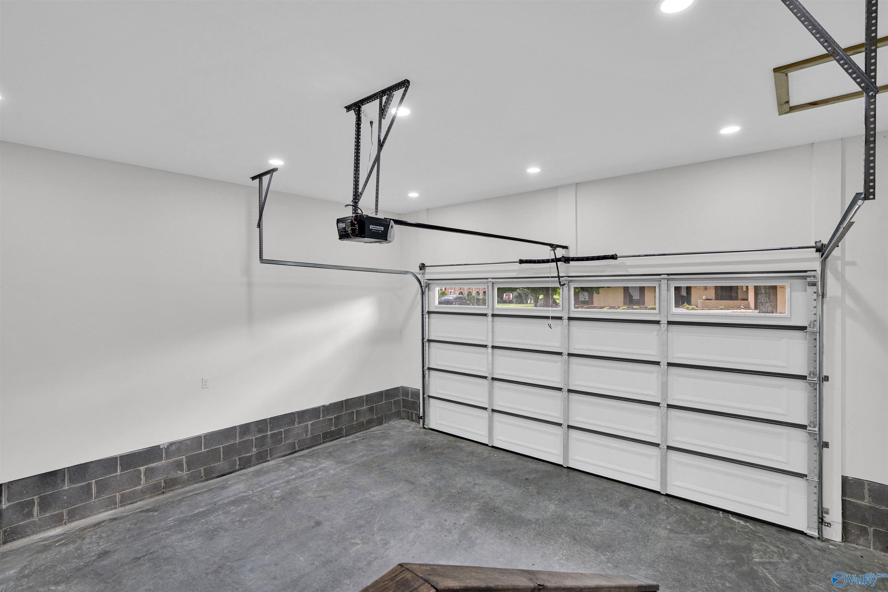 1209 Fairway Road NW