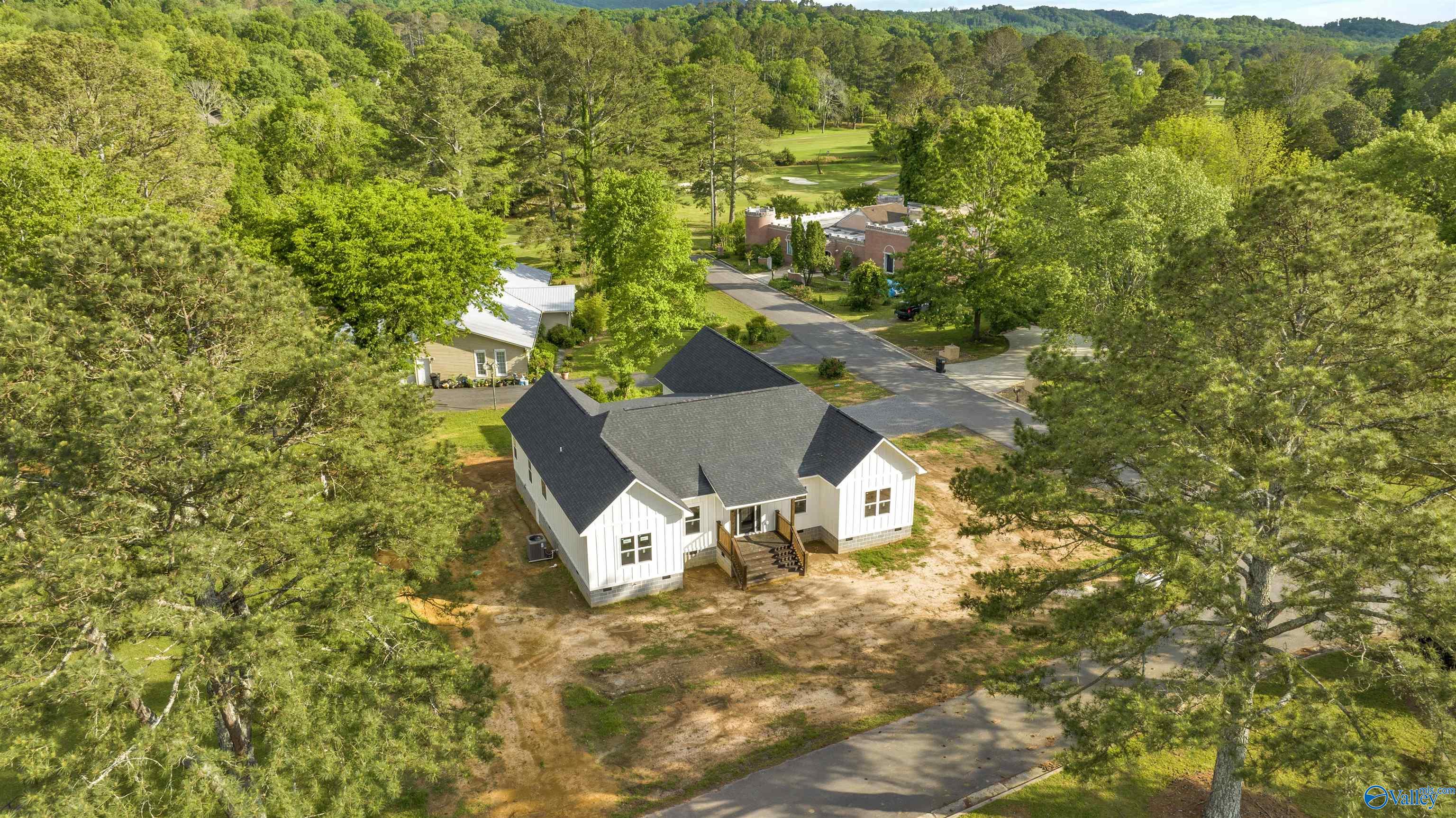 1209 Fairway Road NW