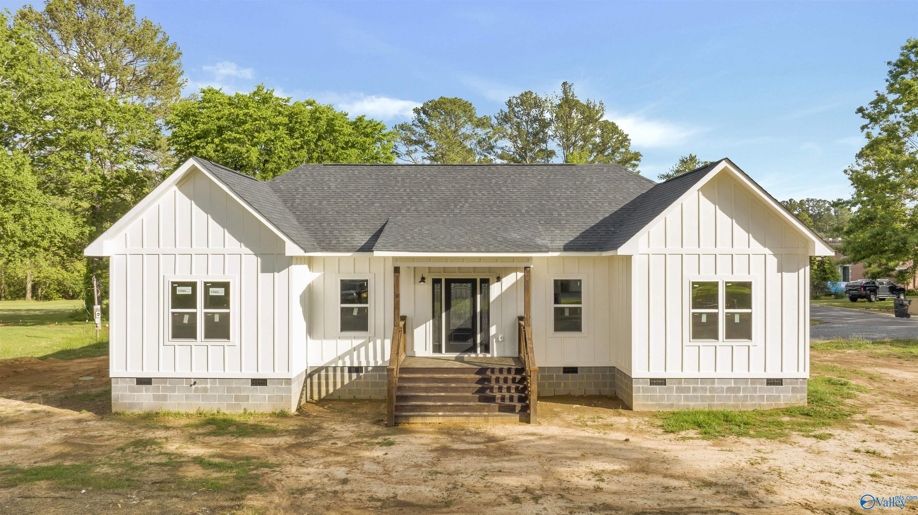 1209 Fairway Road NW