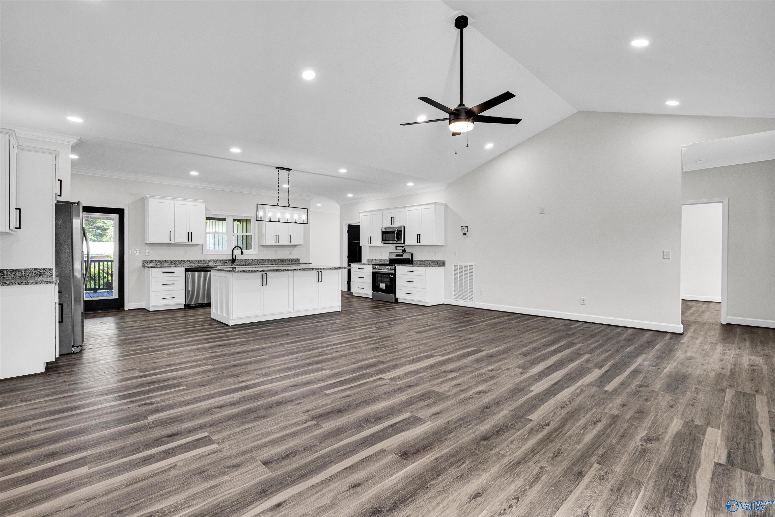 1209 Fairway Road NW
