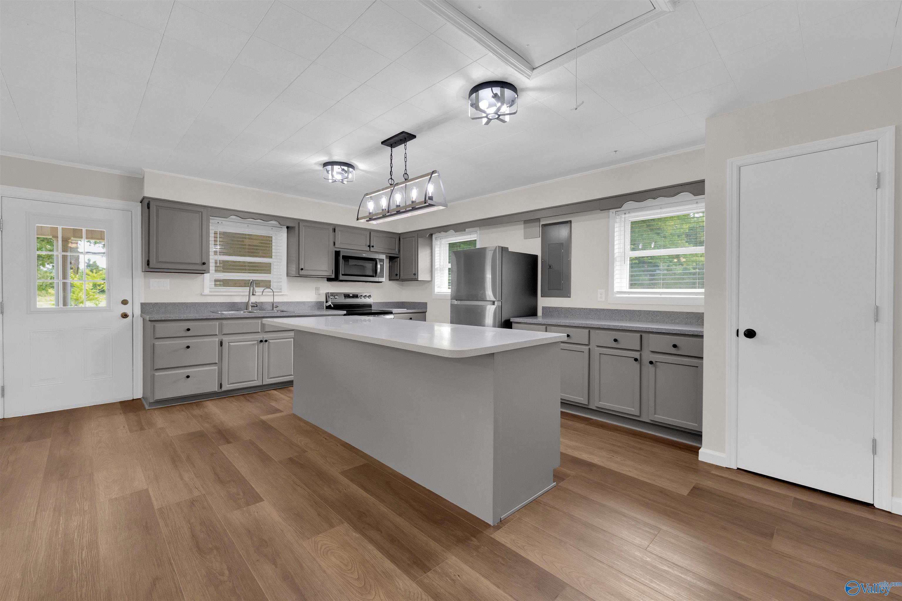 353 County Road 272