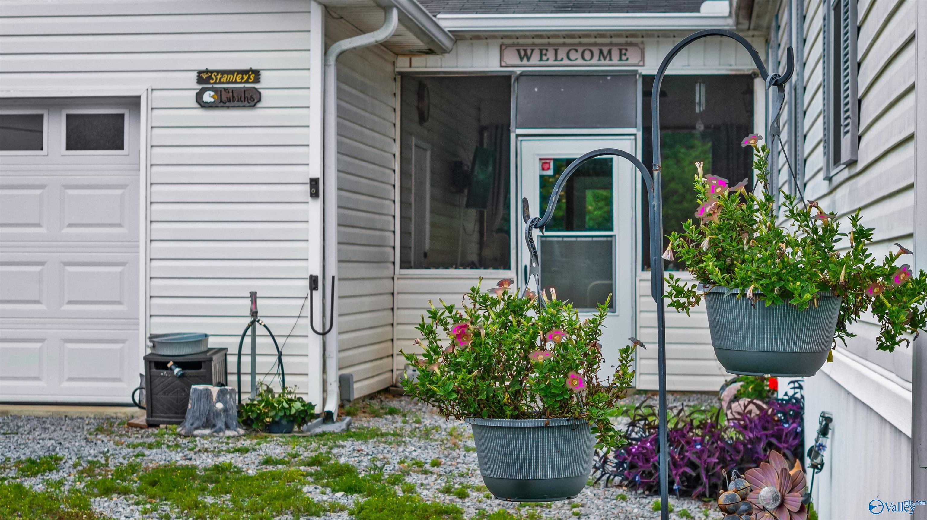 154 Creekside Drive