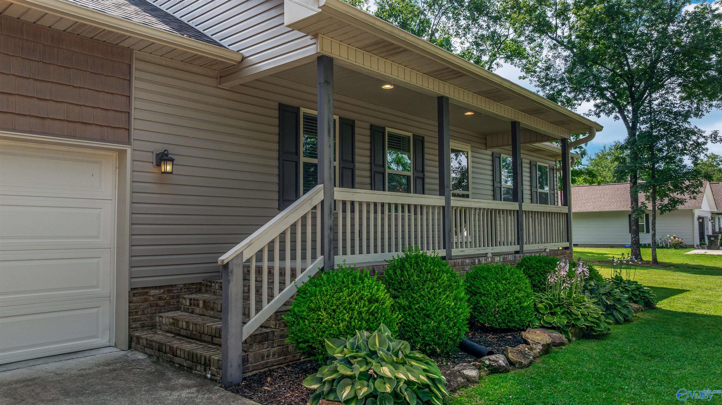 30 Michael Circle NE