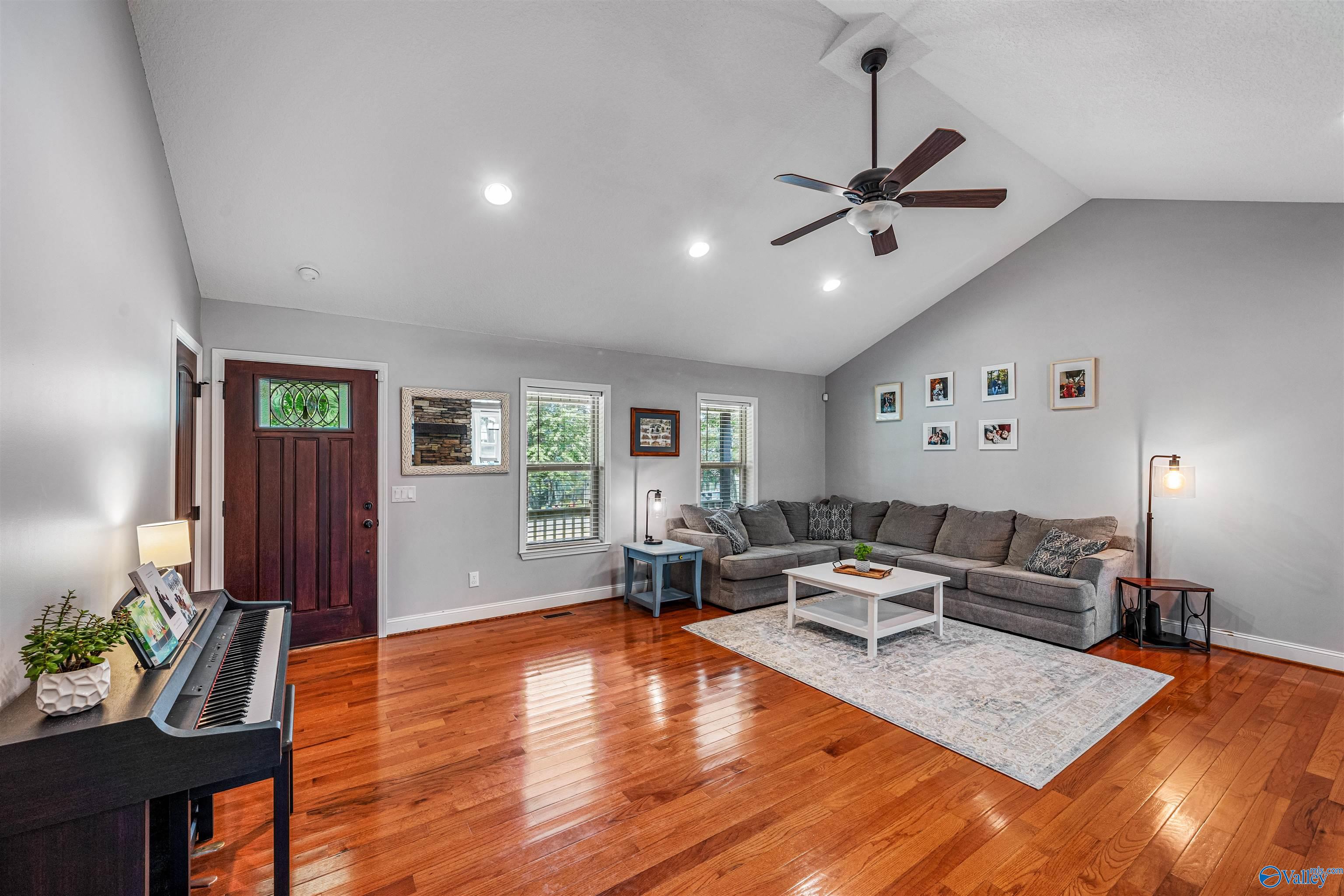 30 Michael Circle NE