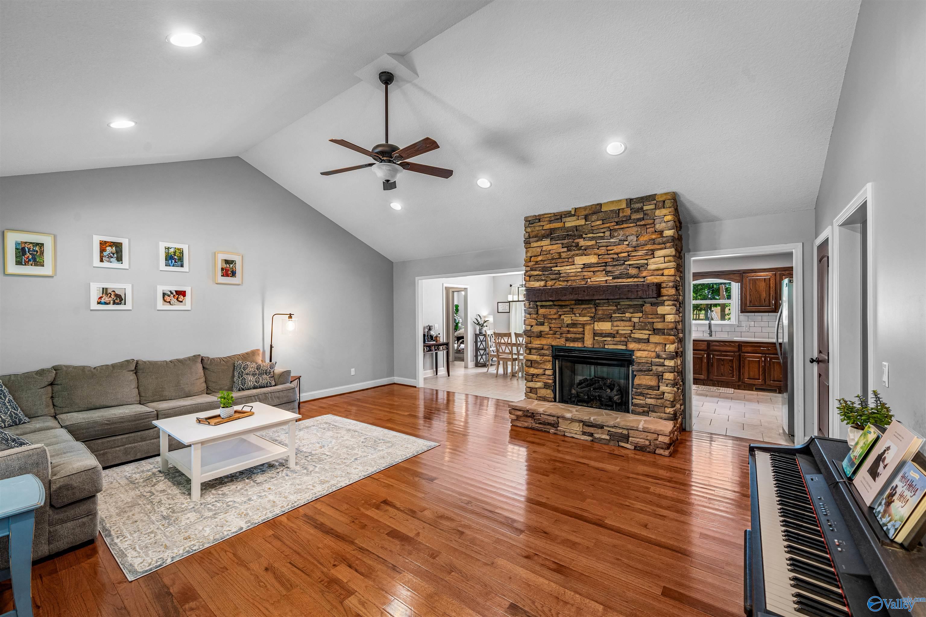 30 Michael Circle NE