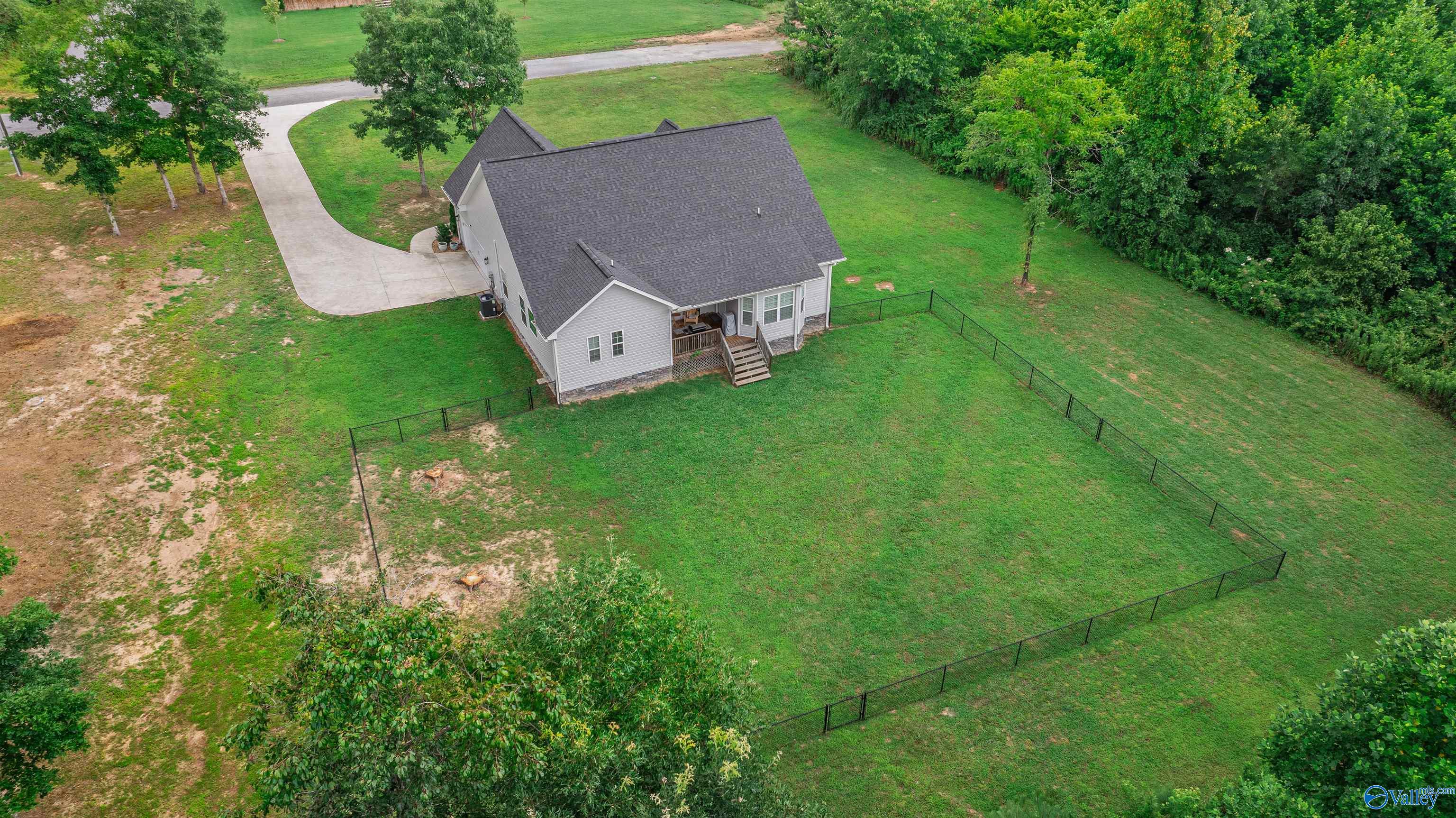 231 Hale Lane