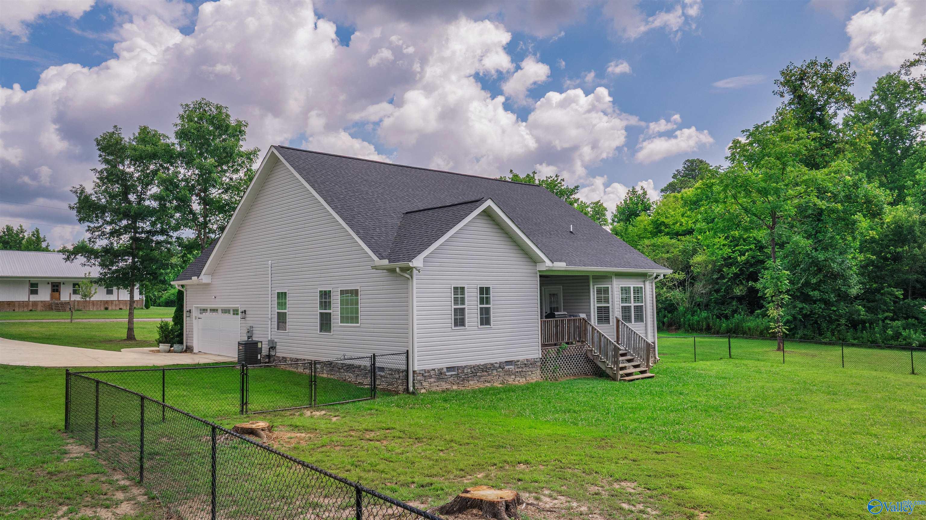 231 Hale Lane