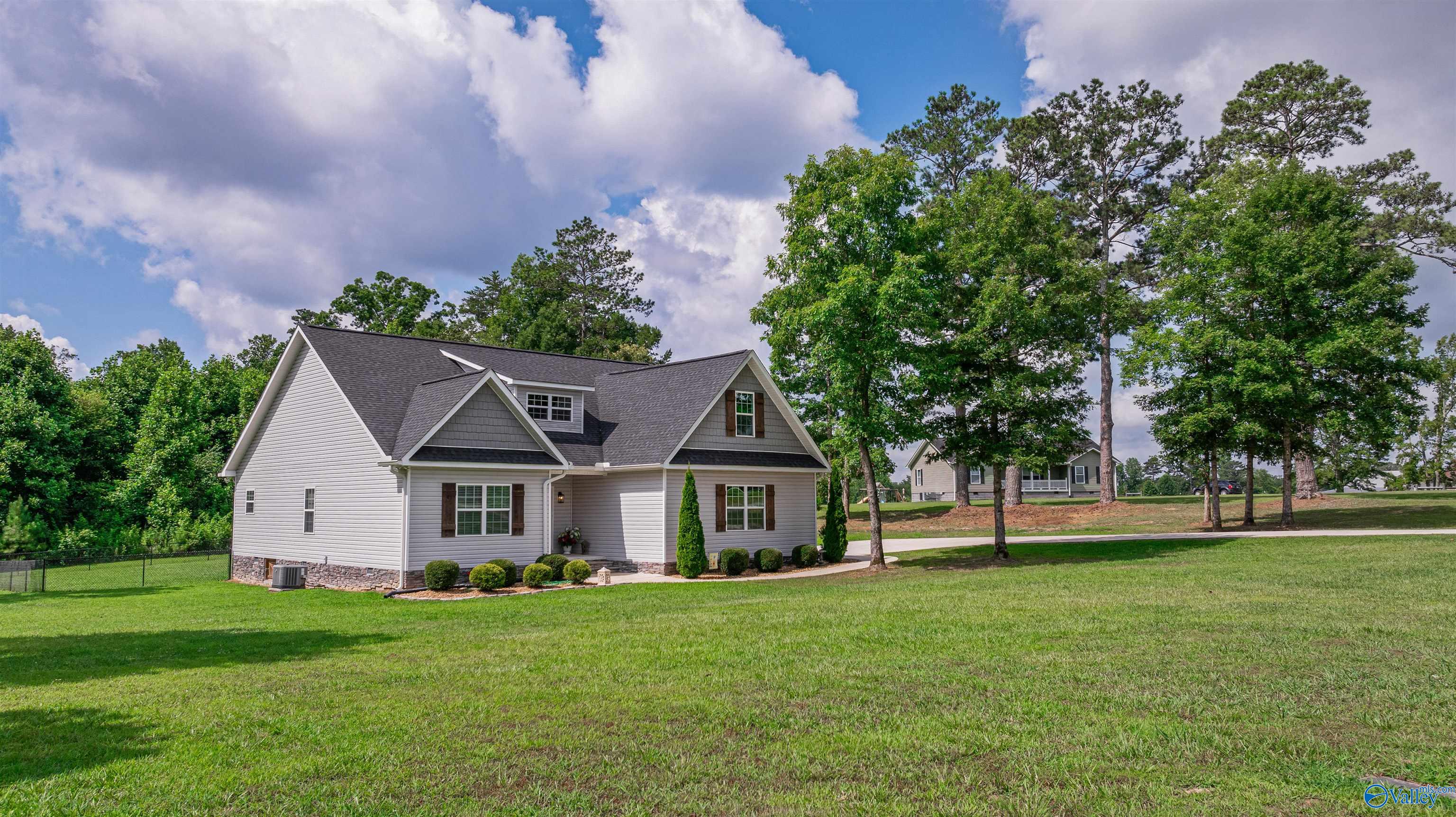 231 Hale Lane