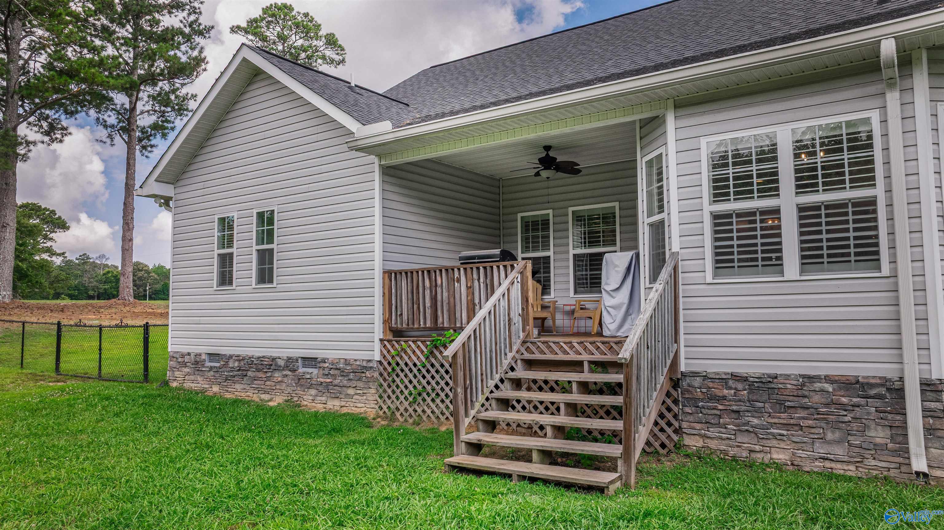 231 Hale Lane