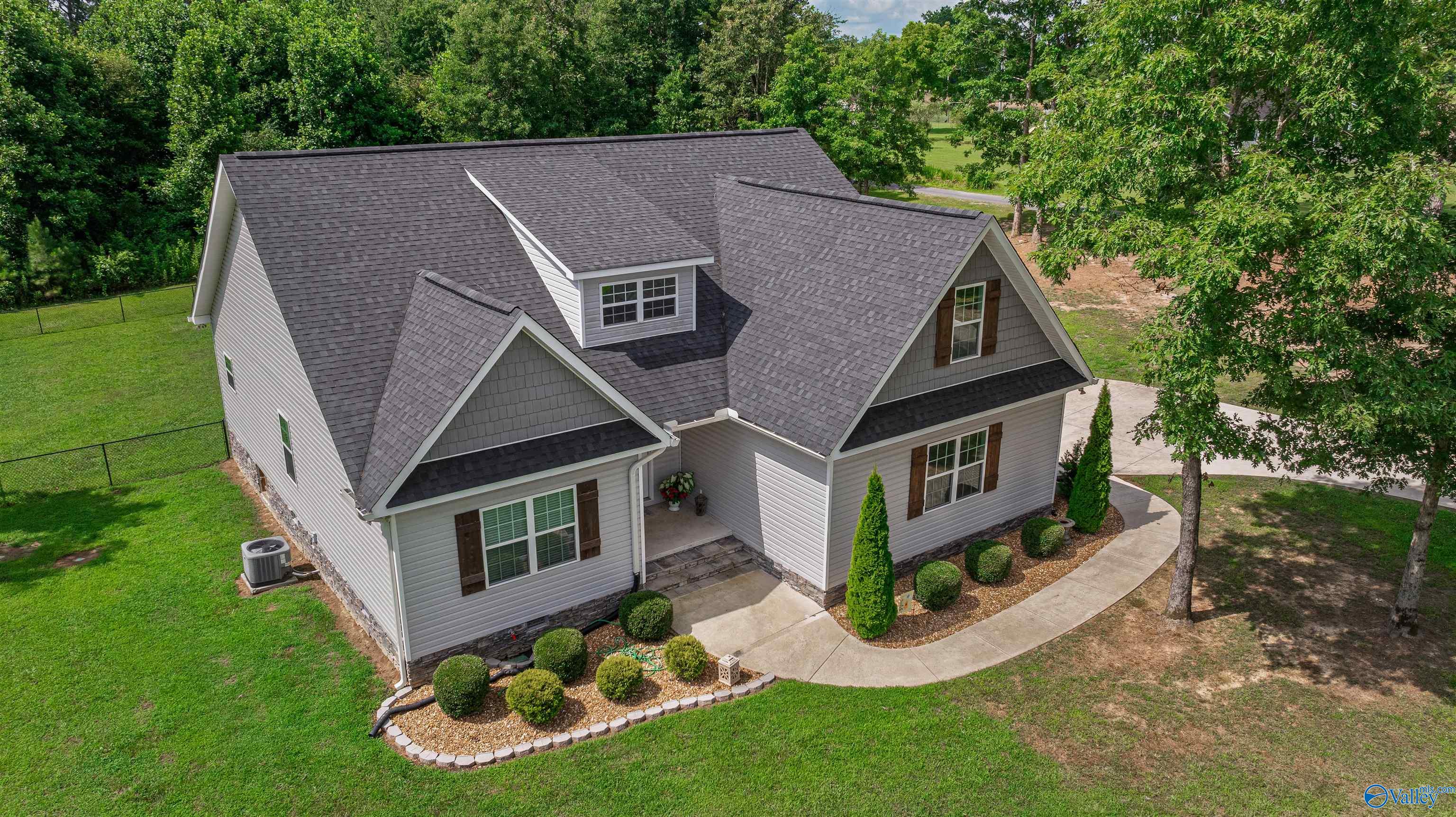 231 Hale Lane