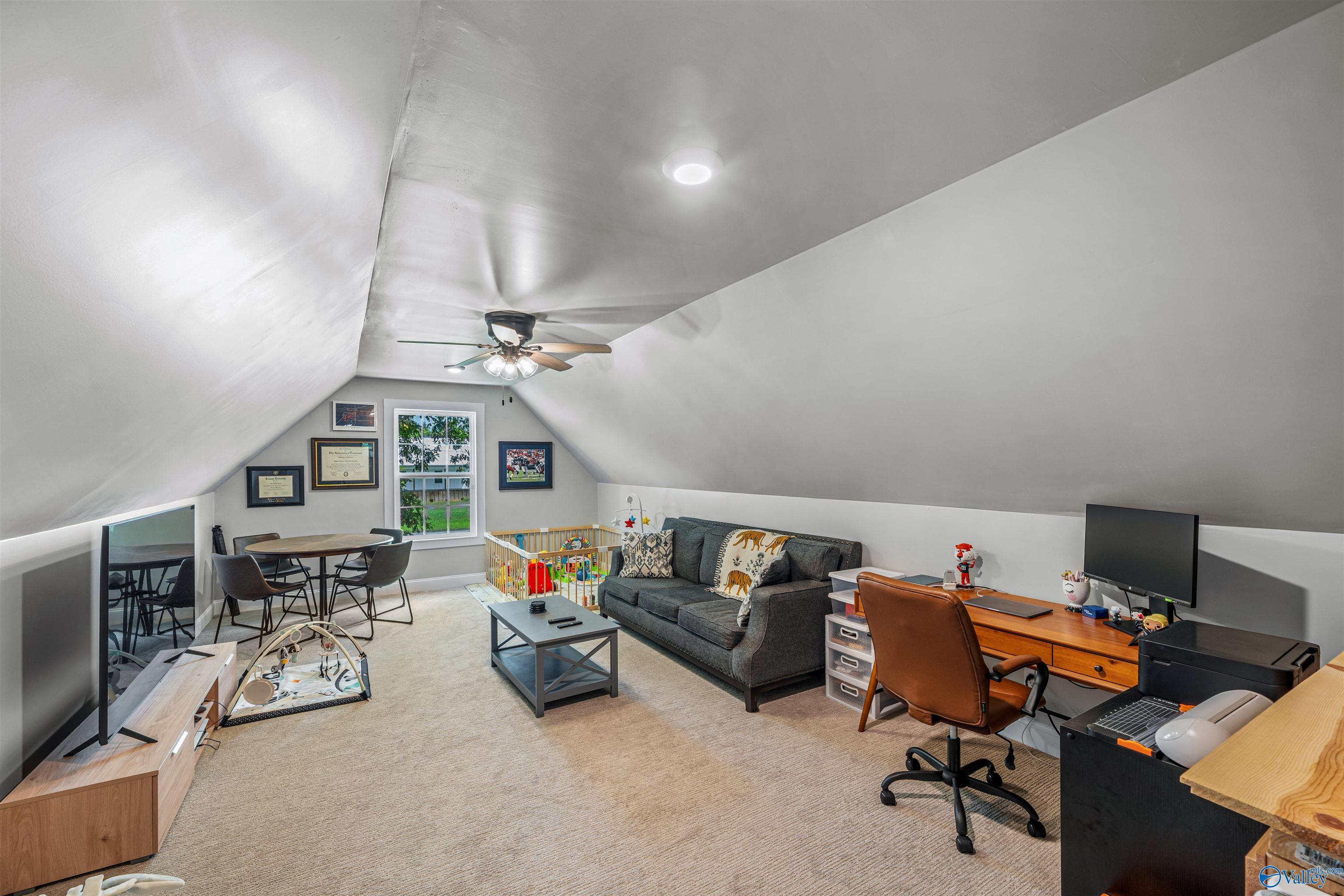 231 Hale Lane