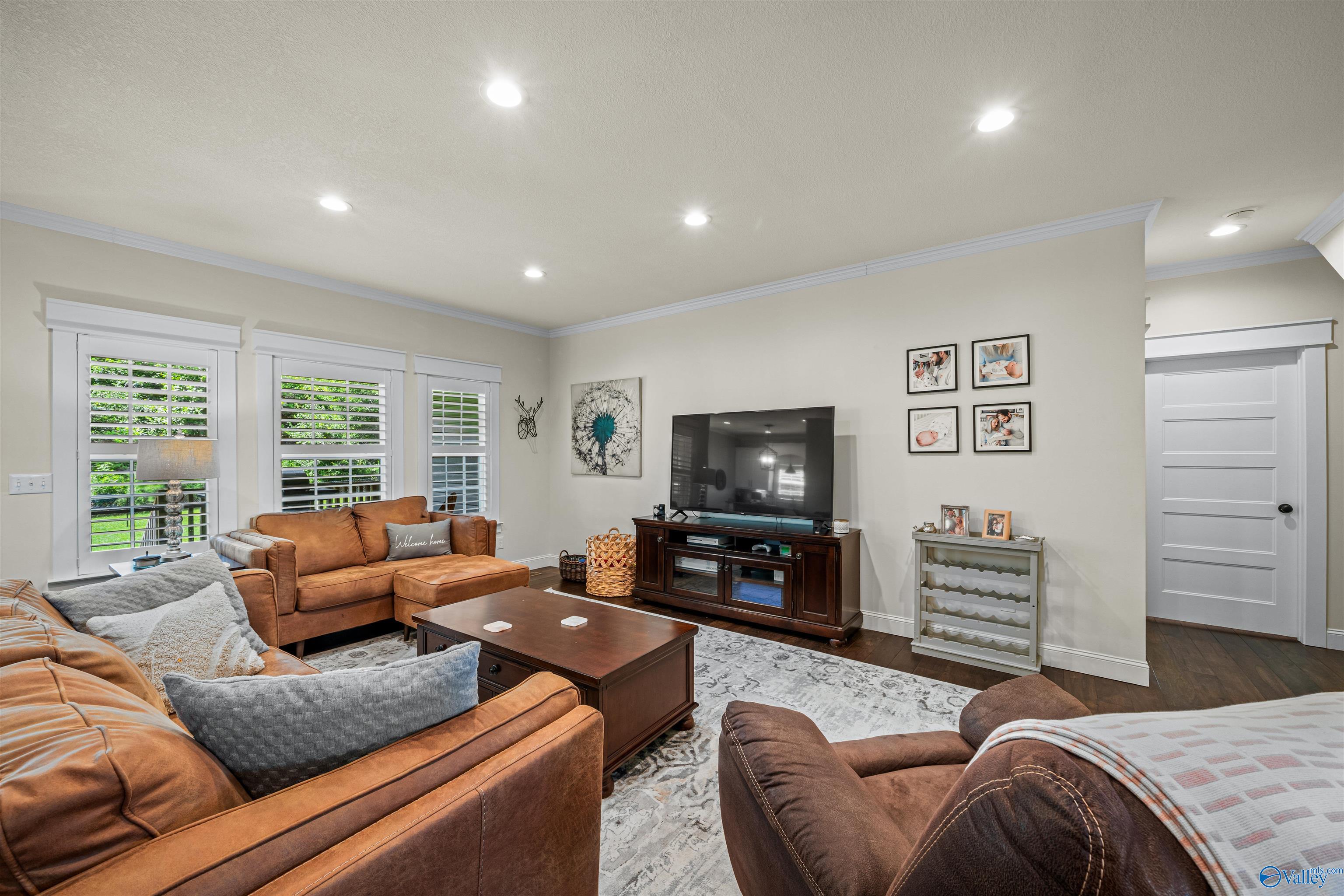 231 Hale Lane