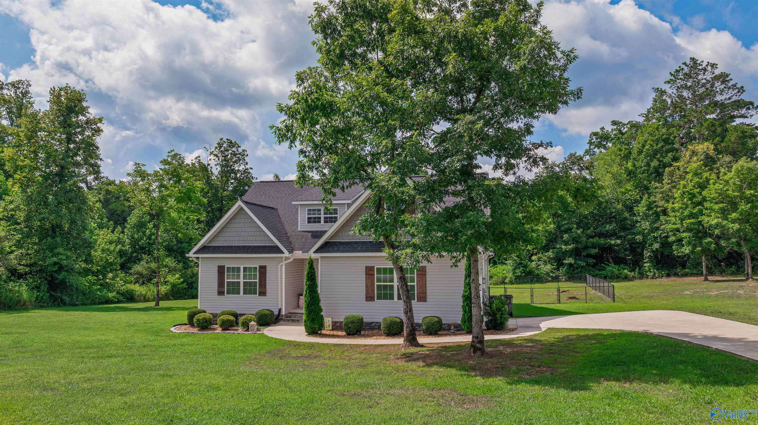 231 Hale Lane