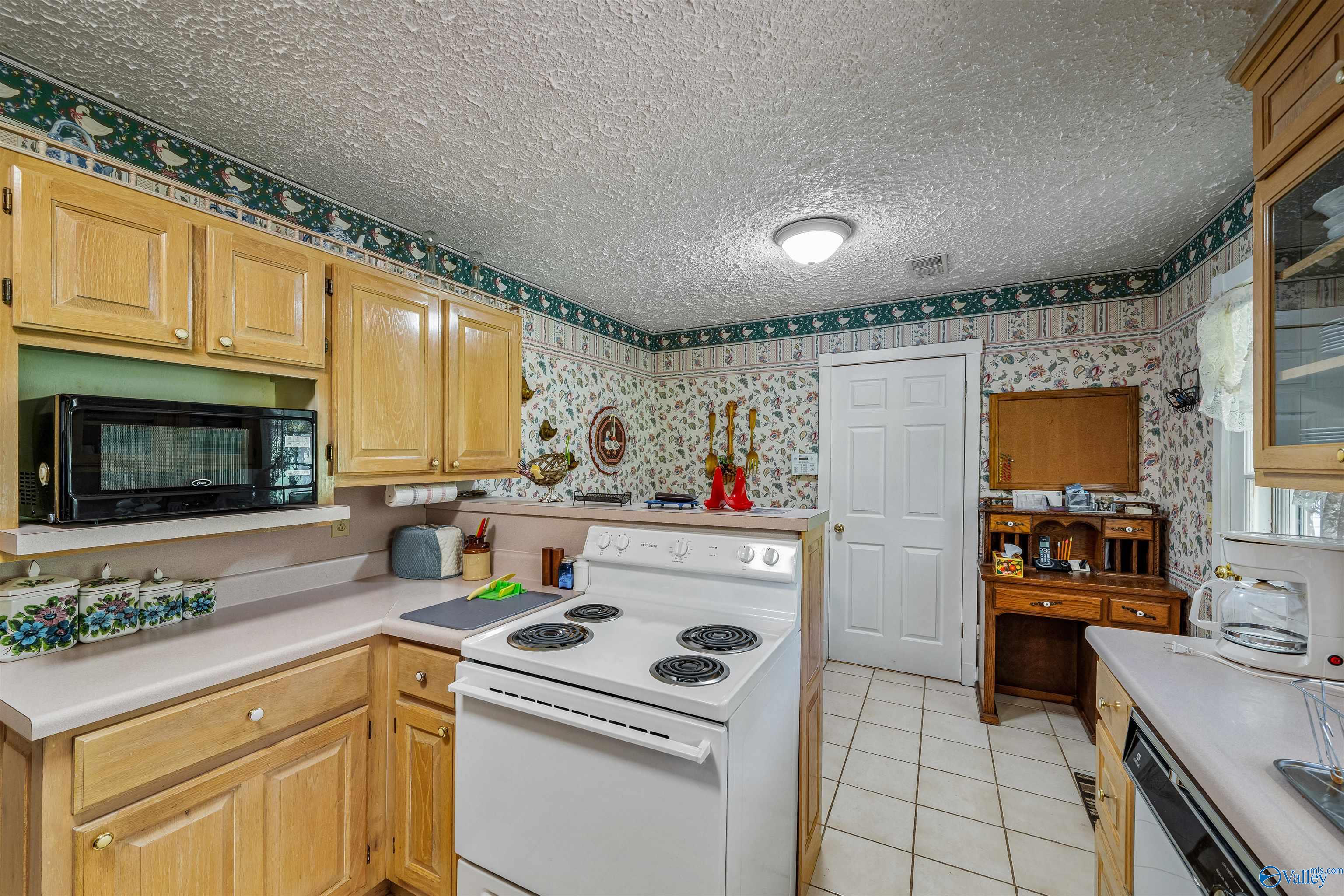 4328 County Road 176