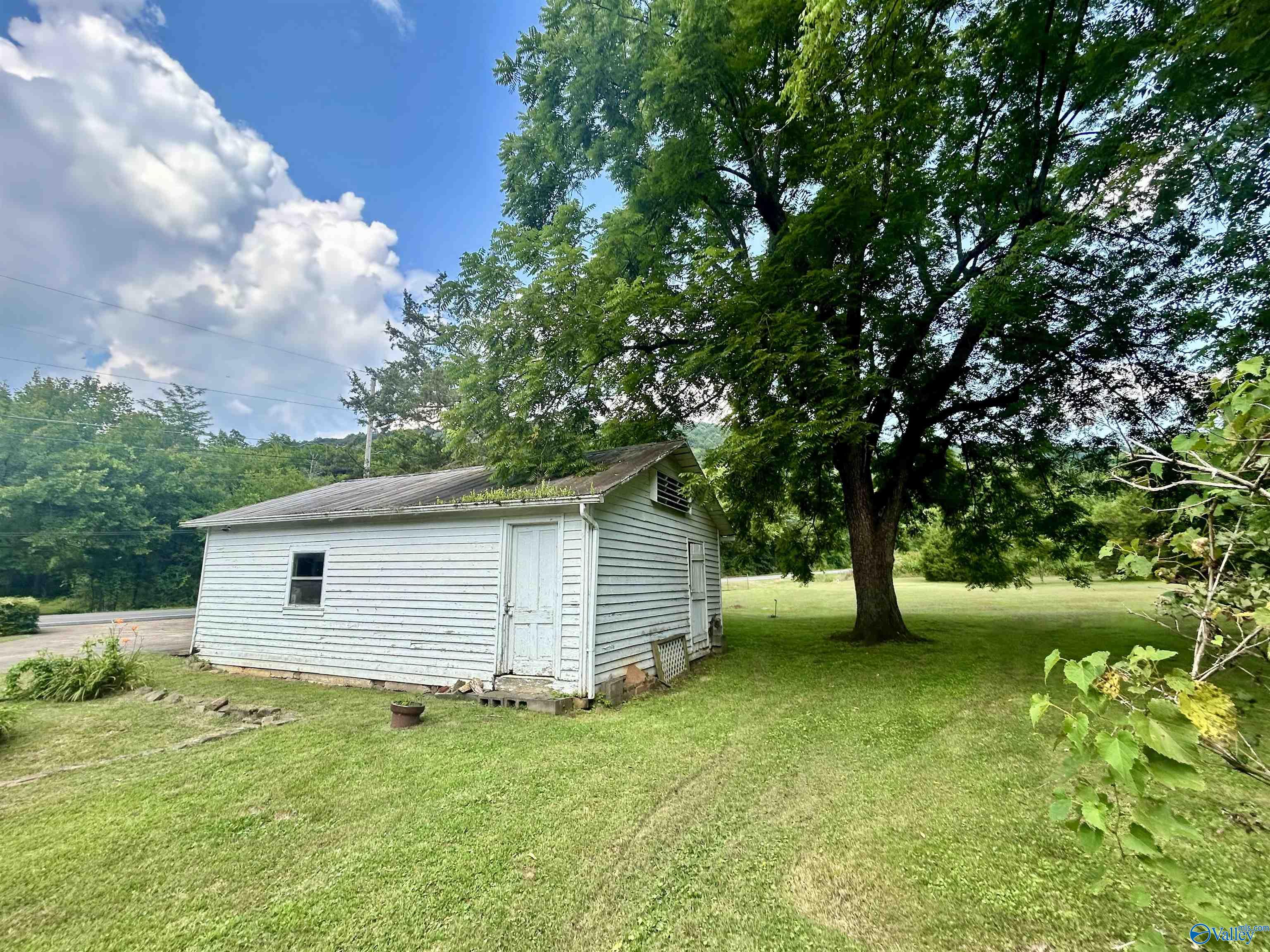 208 County Road 81