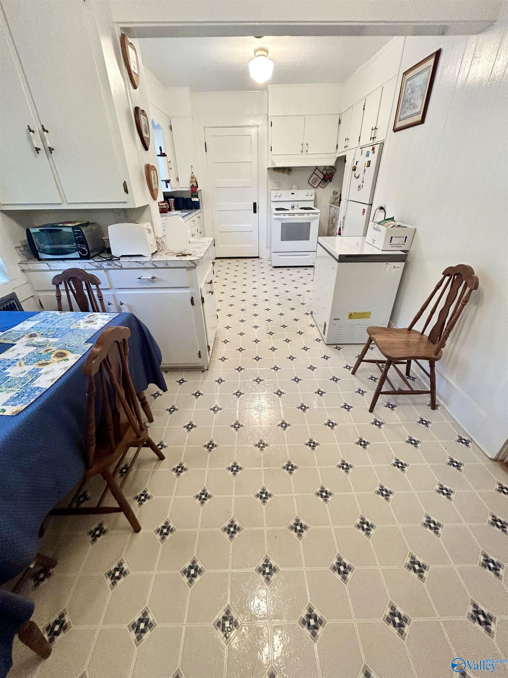 208 County Road 81
