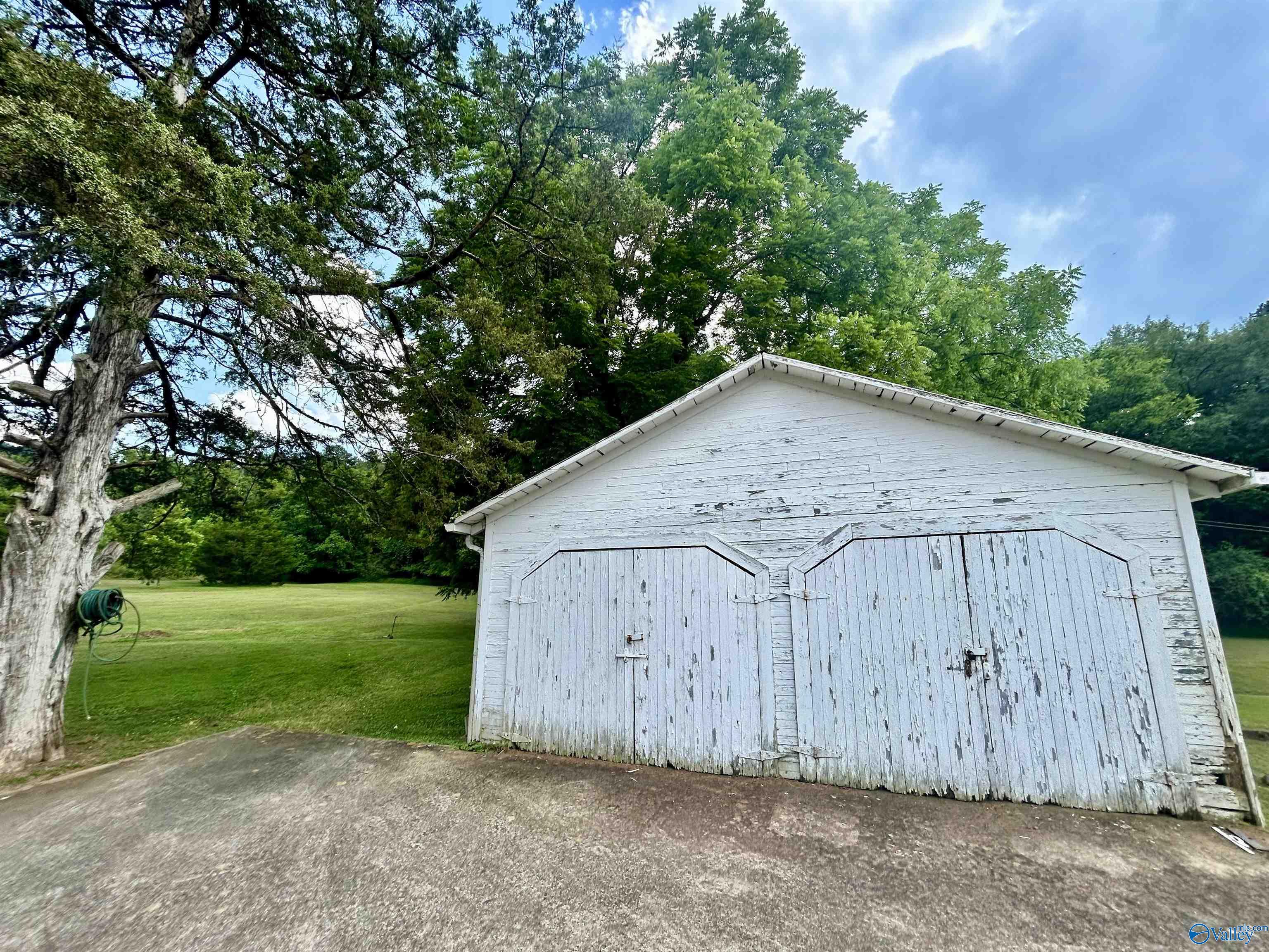 208 County Road 81