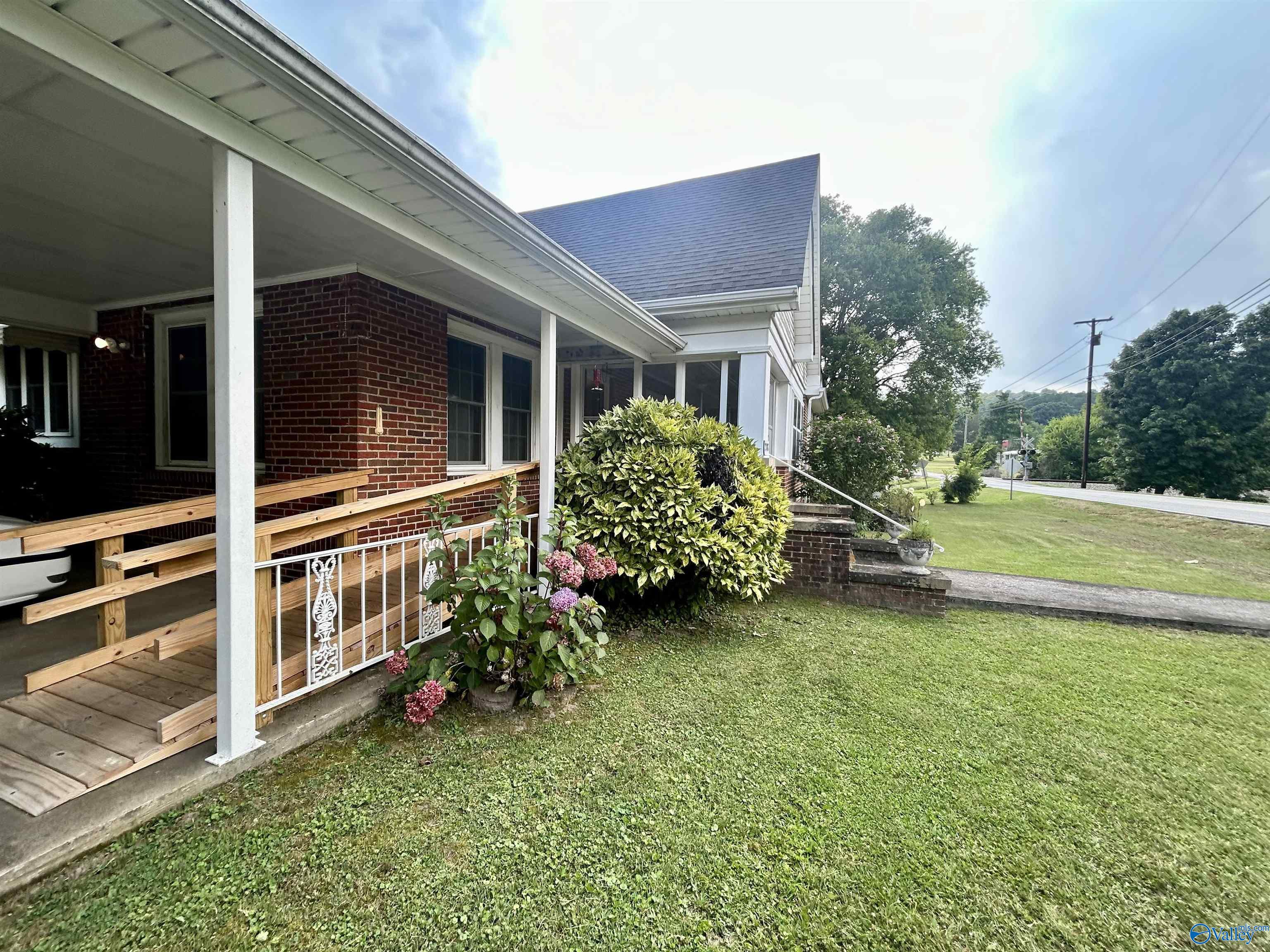 208 County Road 81