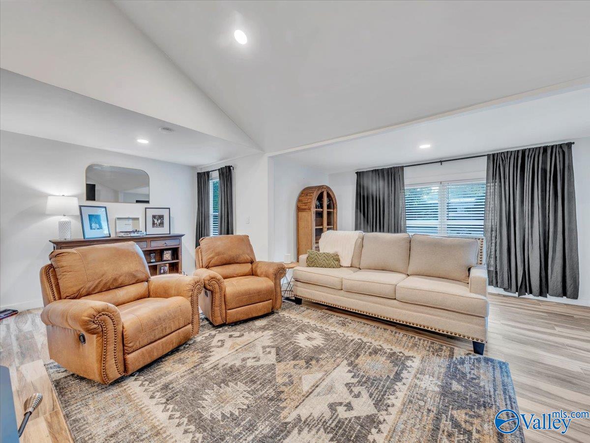 1053 County Road 570