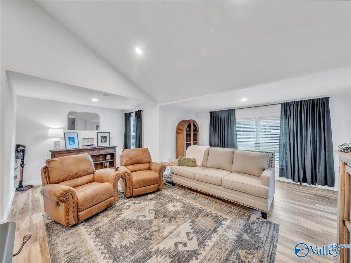1053 County Road 570