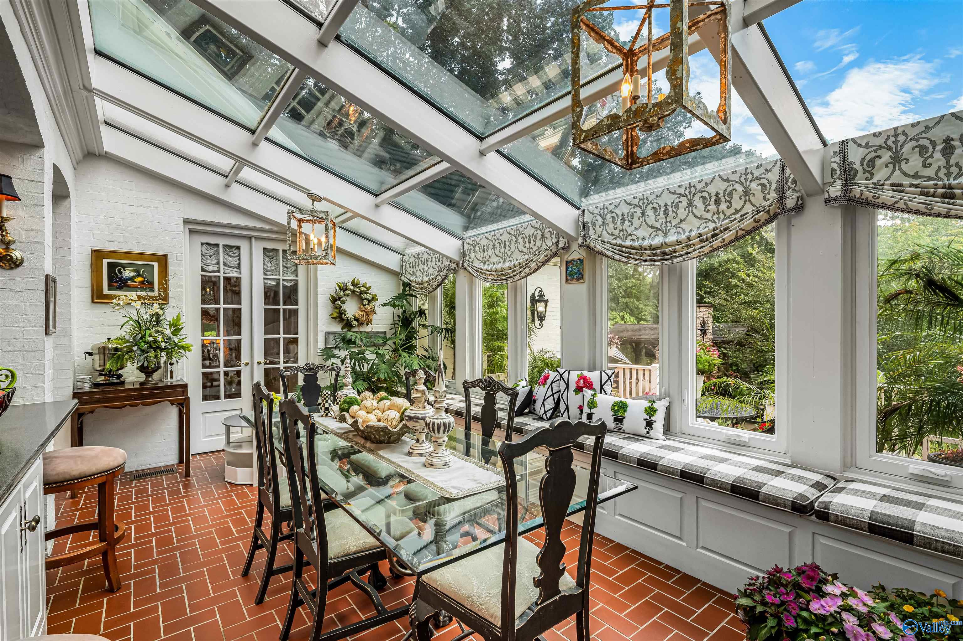 1650 Quail Hollow Road NW