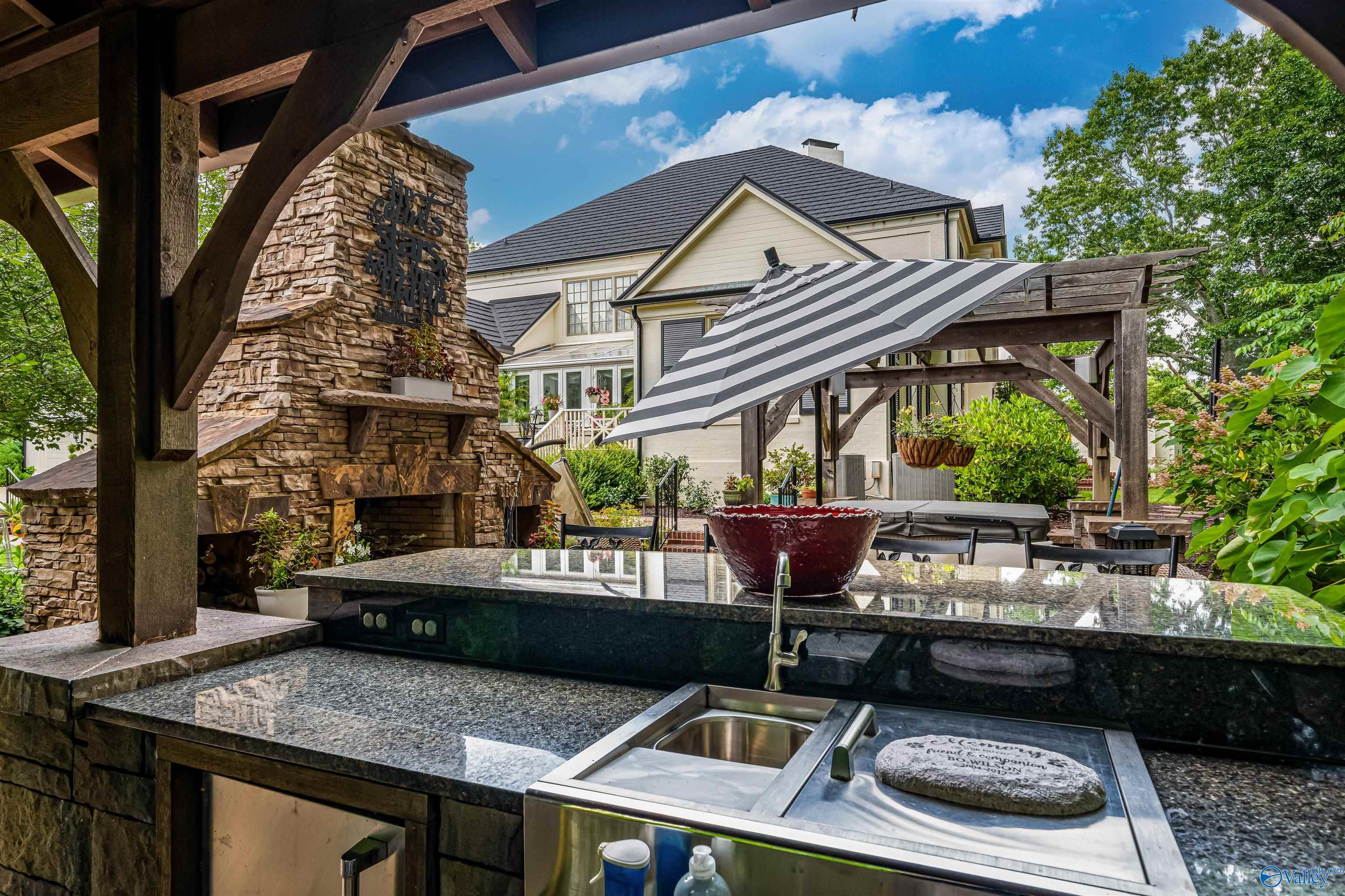 1650 Quail Hollow Road NW