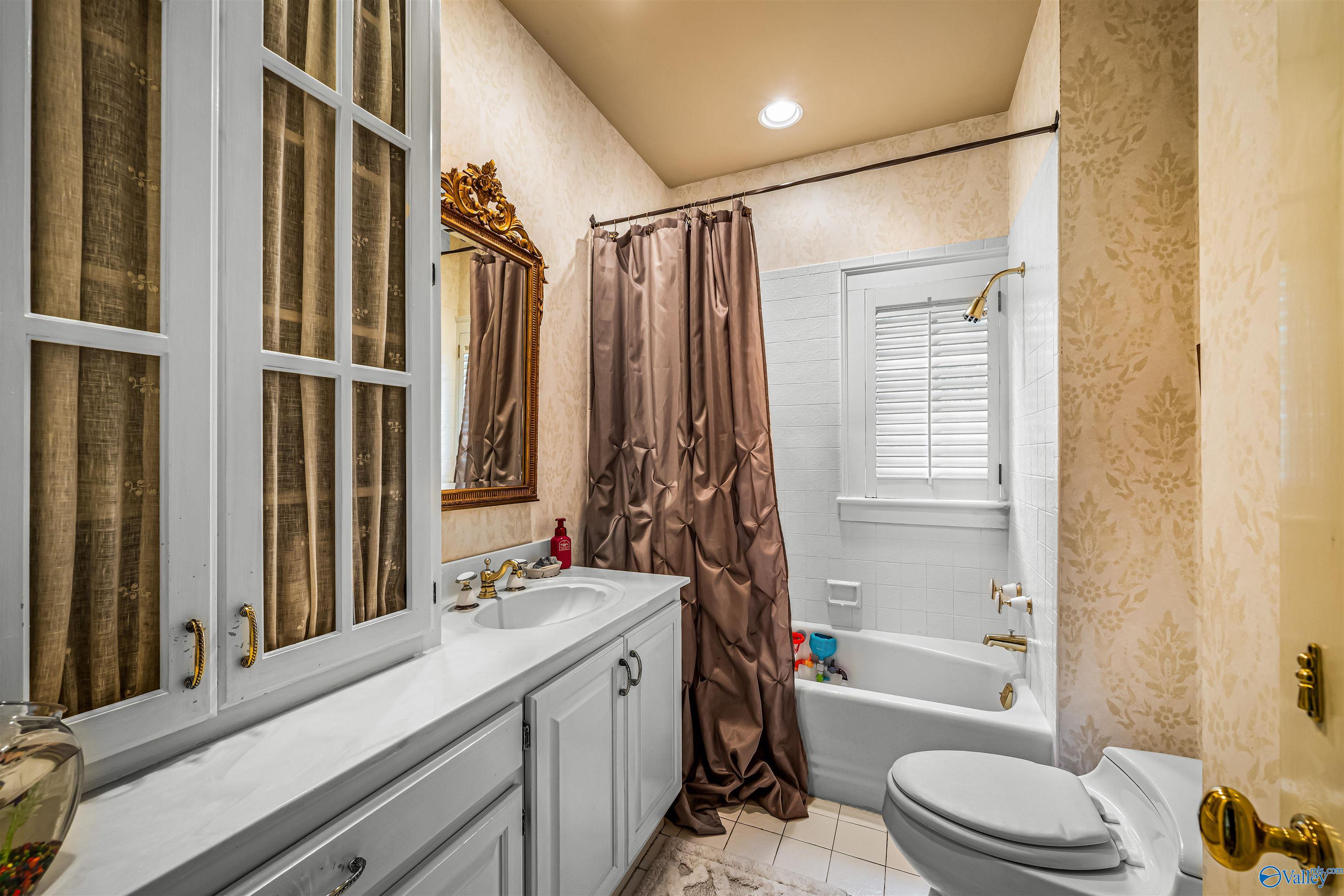 1650 Quail Hollow Road NW