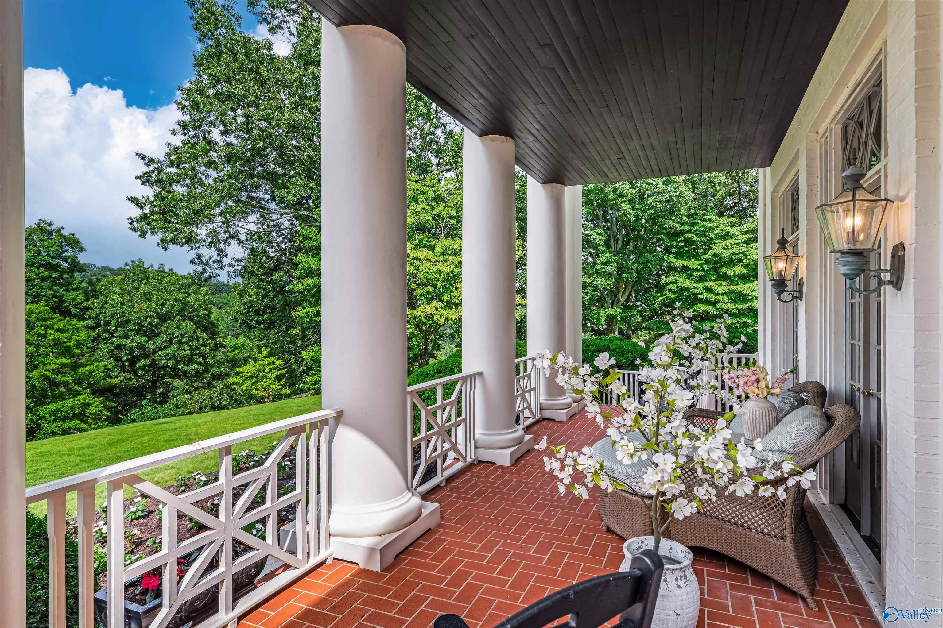 1650 Quail Hollow Road NW