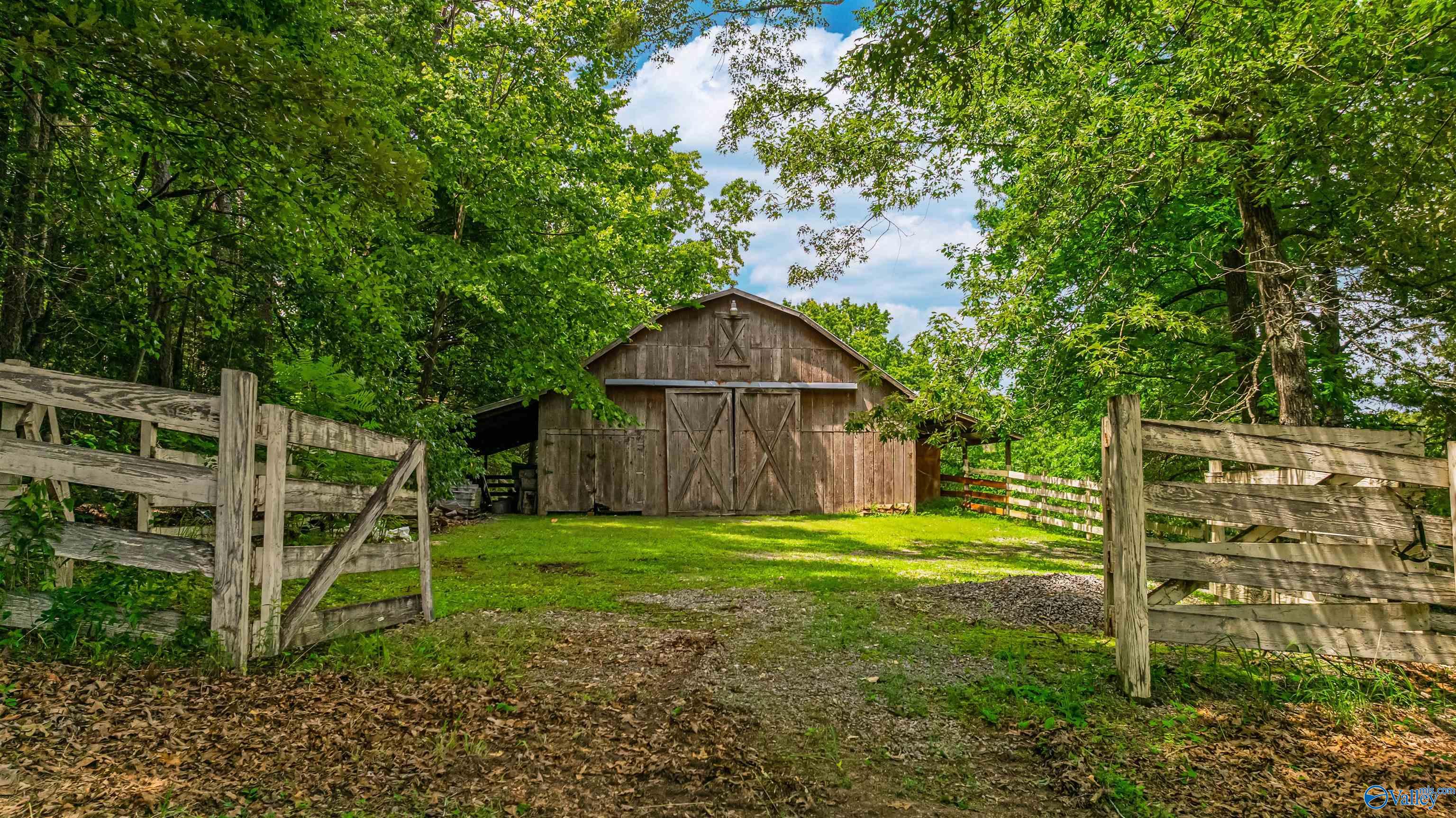 1650 Quail Hollow Road NW