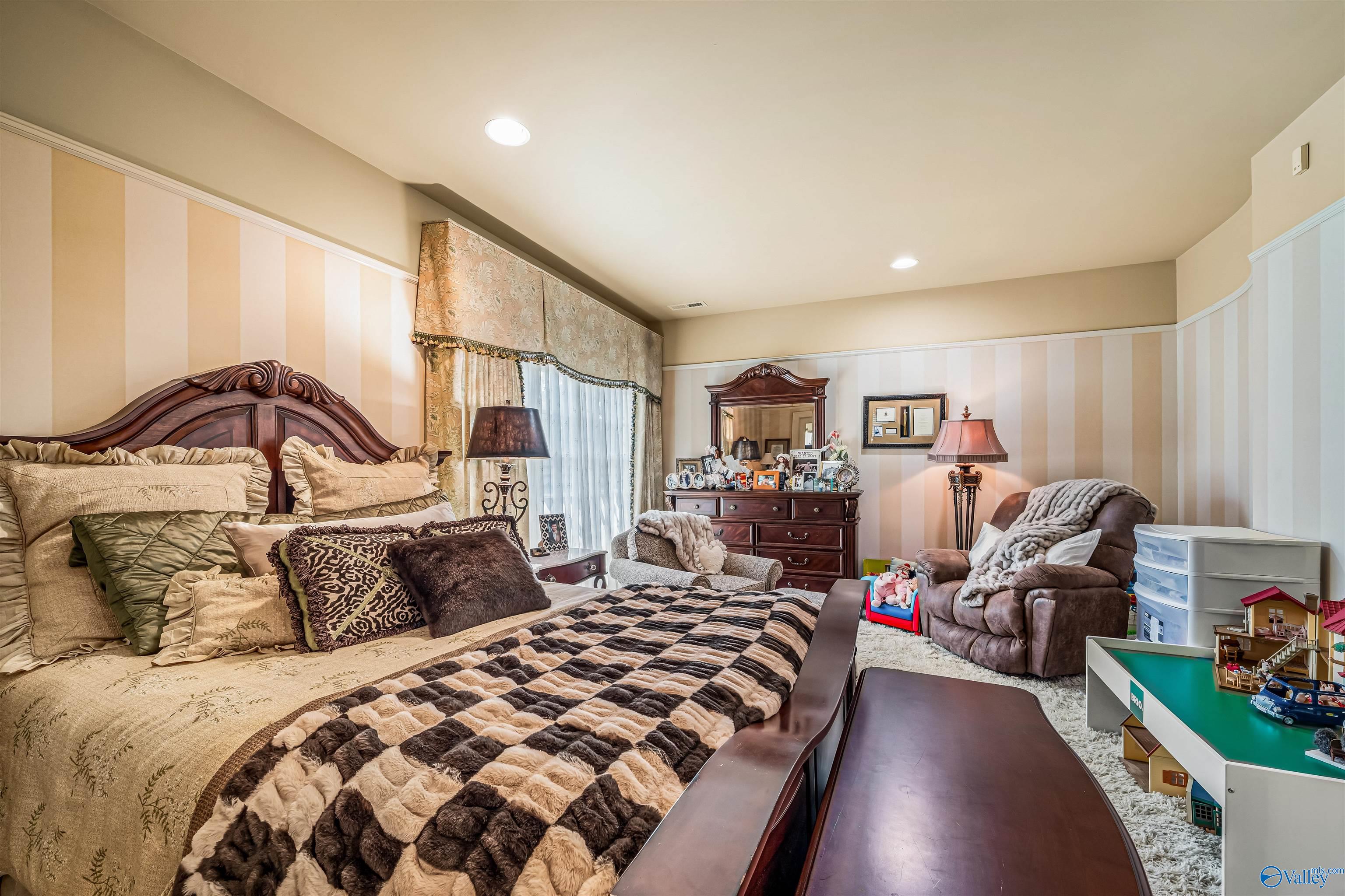 1650 Quail Hollow Road NW