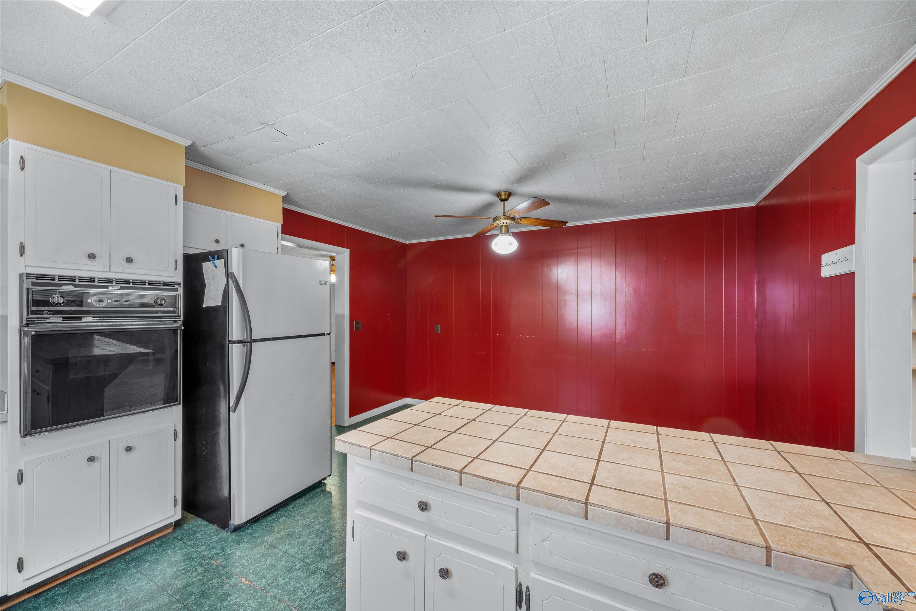 305 Sanders Avenue SE