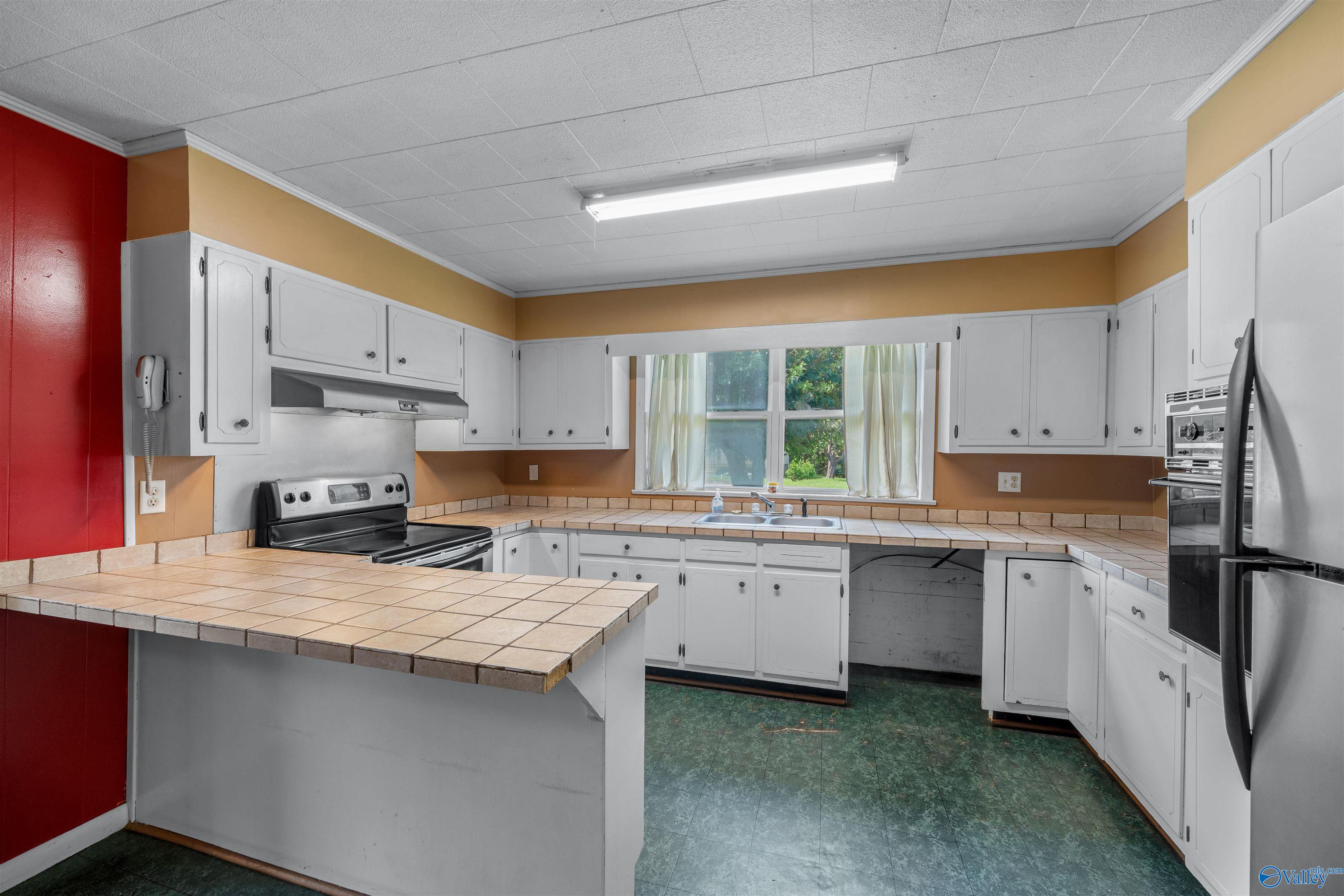 305 Sanders Avenue SE