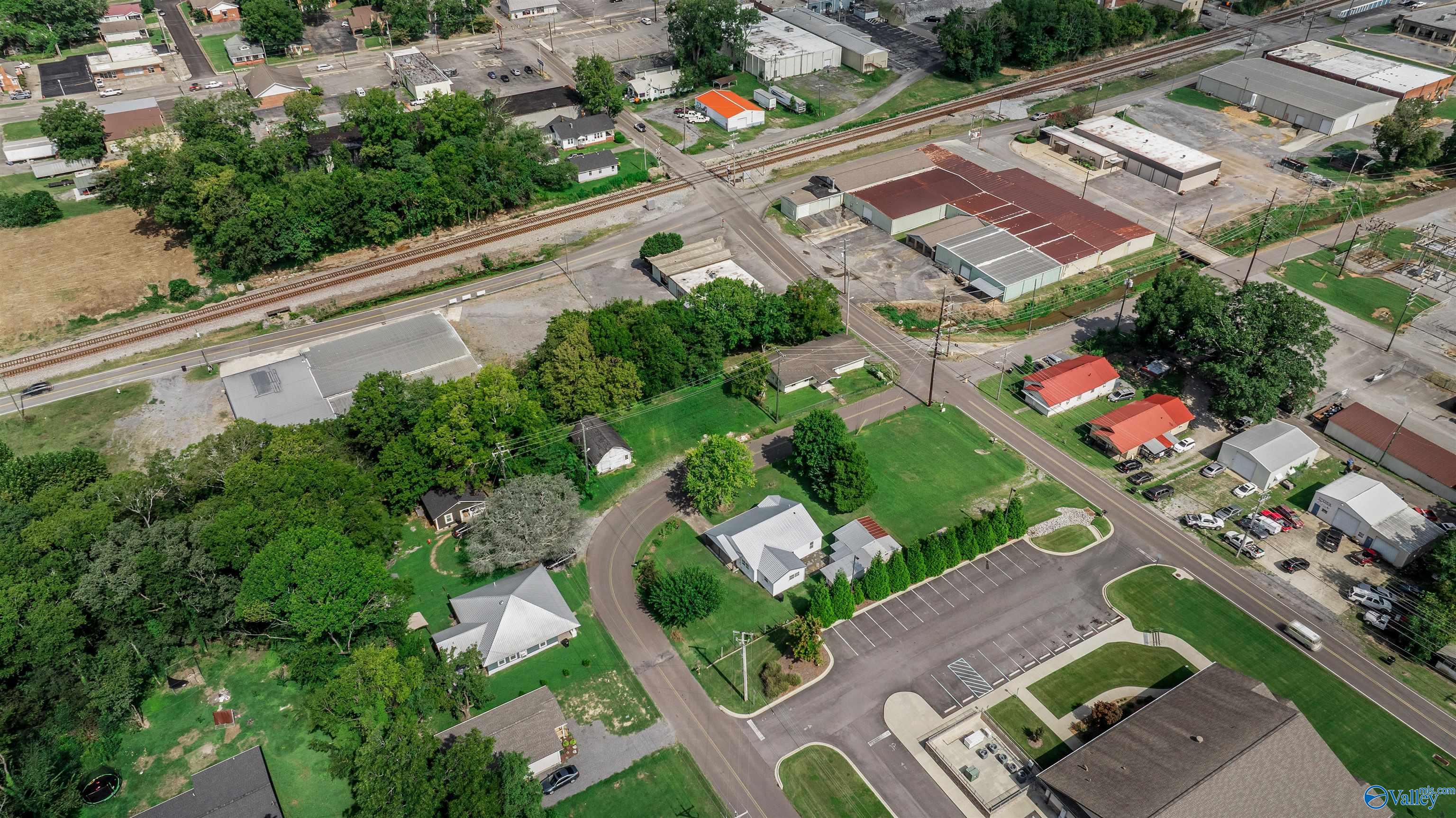 305 Sanders Avenue SE