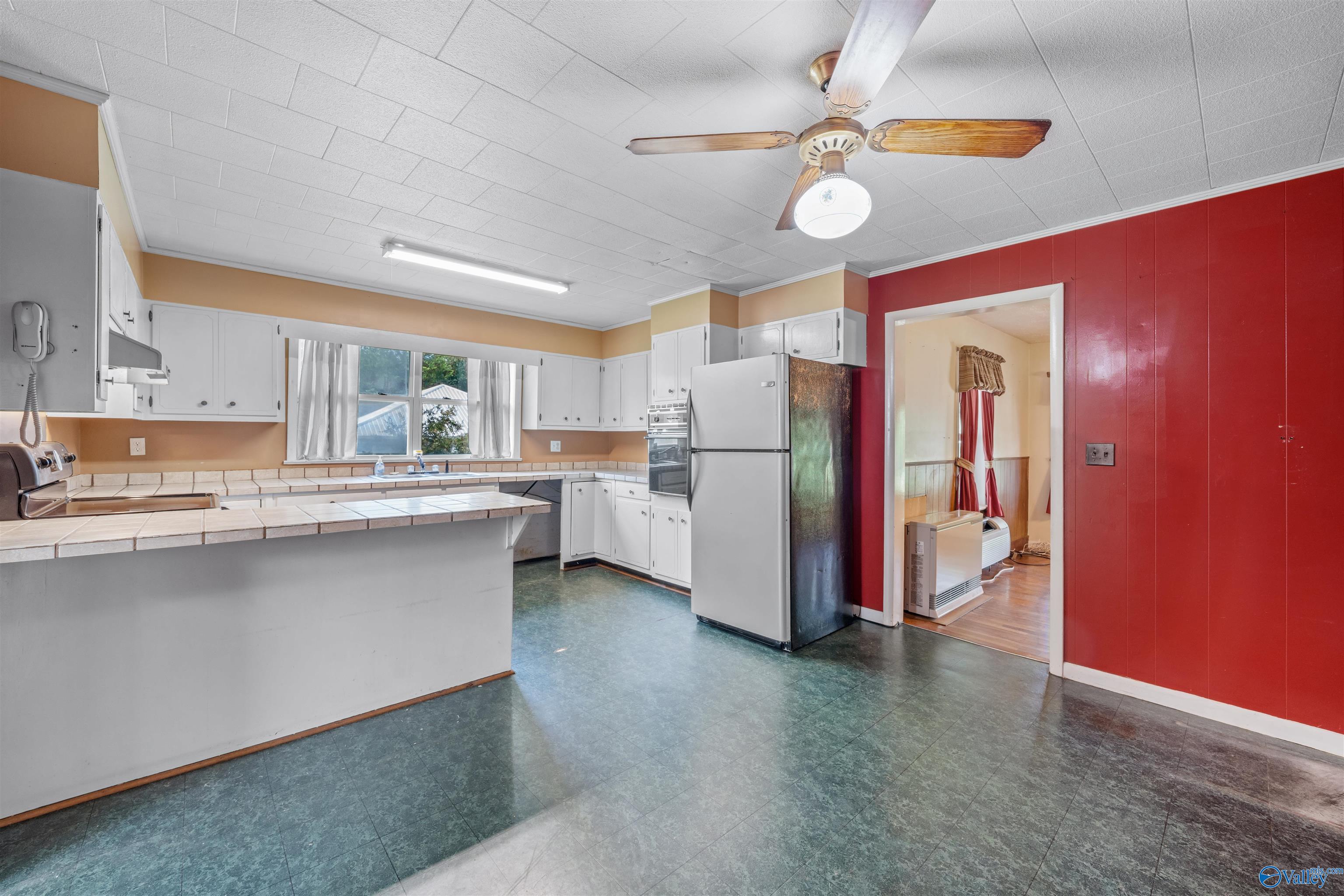 305 Sanders Avenue SE